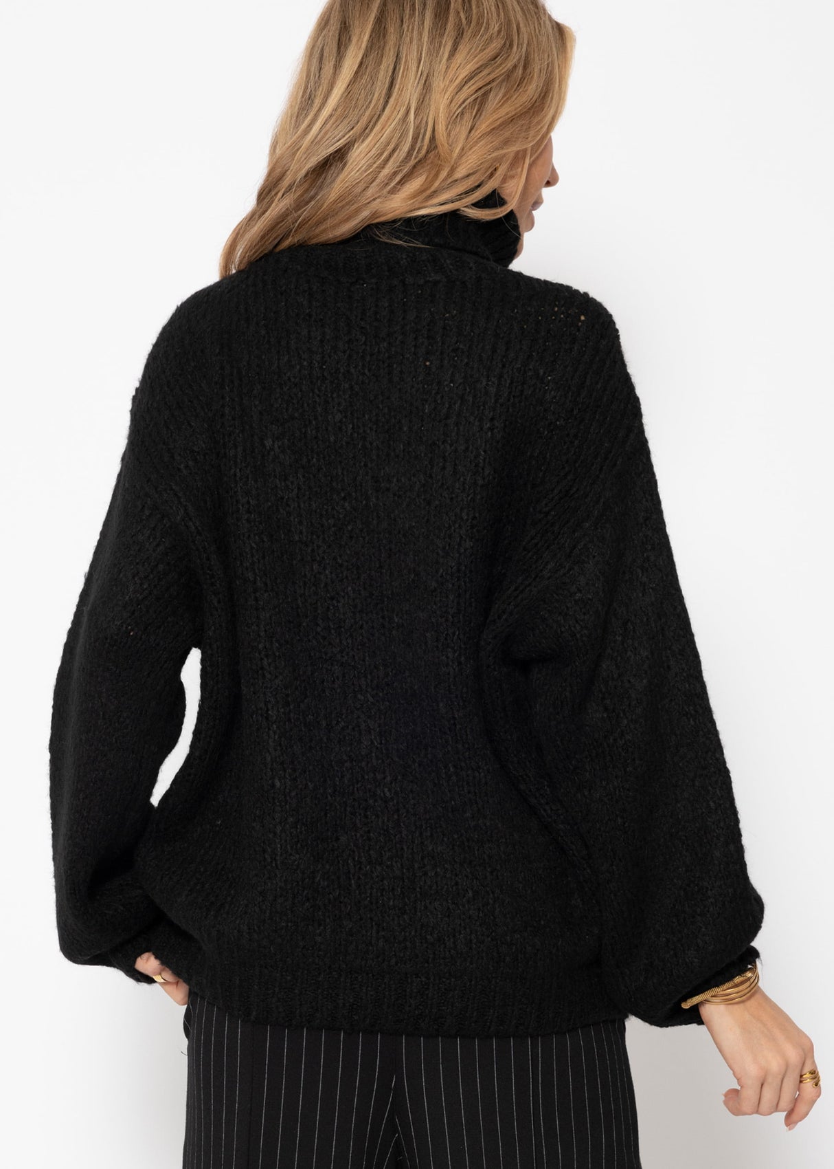Oversized turtleneck sweater - black