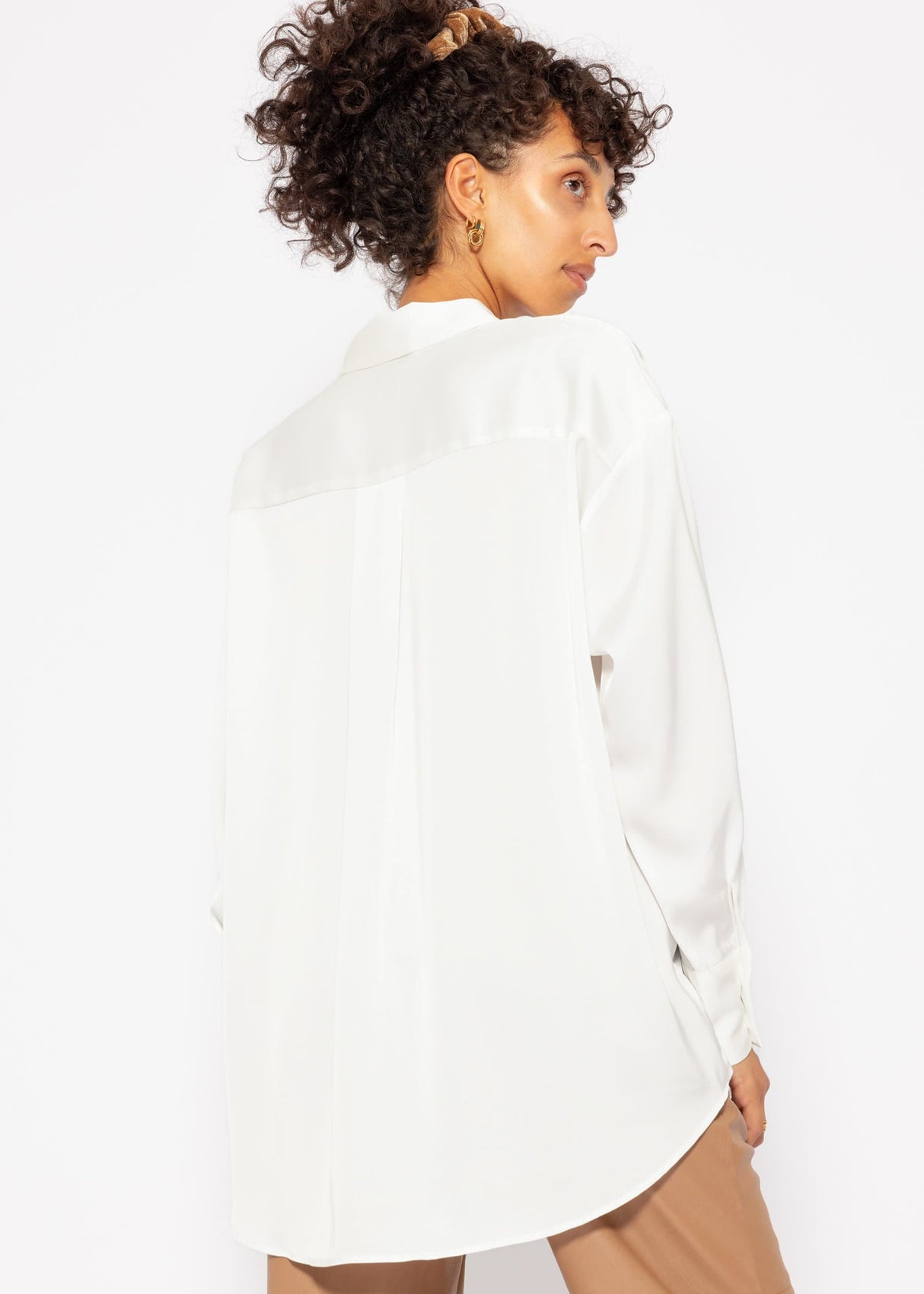 Casual, flowing satin blouse - off-white