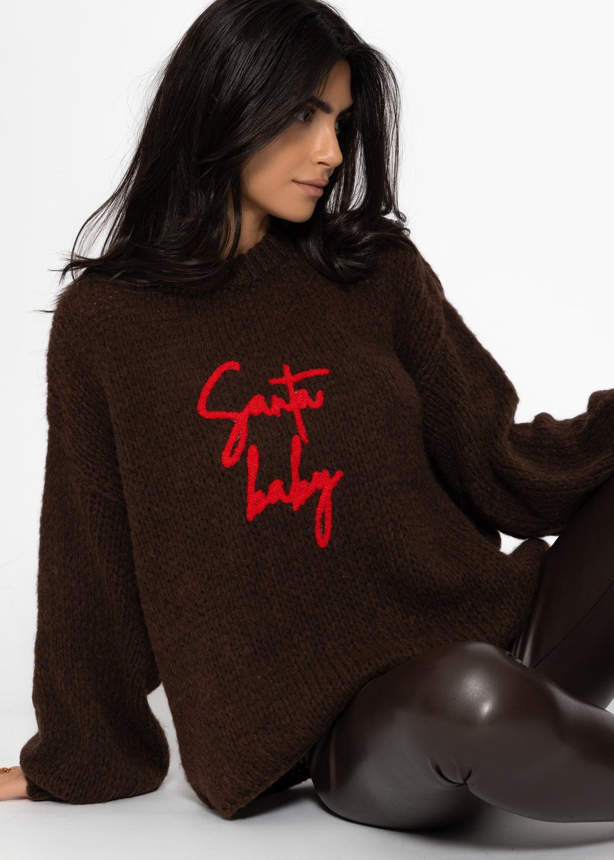 Oversized knit sweater with embroidery - brown