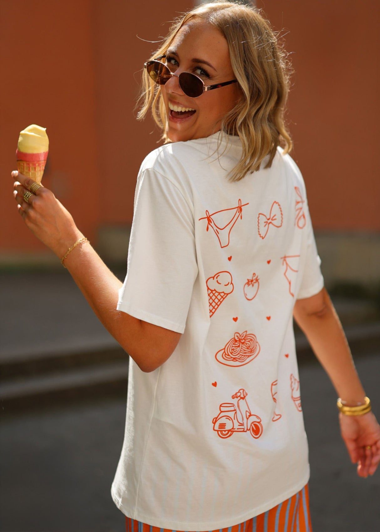 Oversize T-Shirt mit Druck - weiß