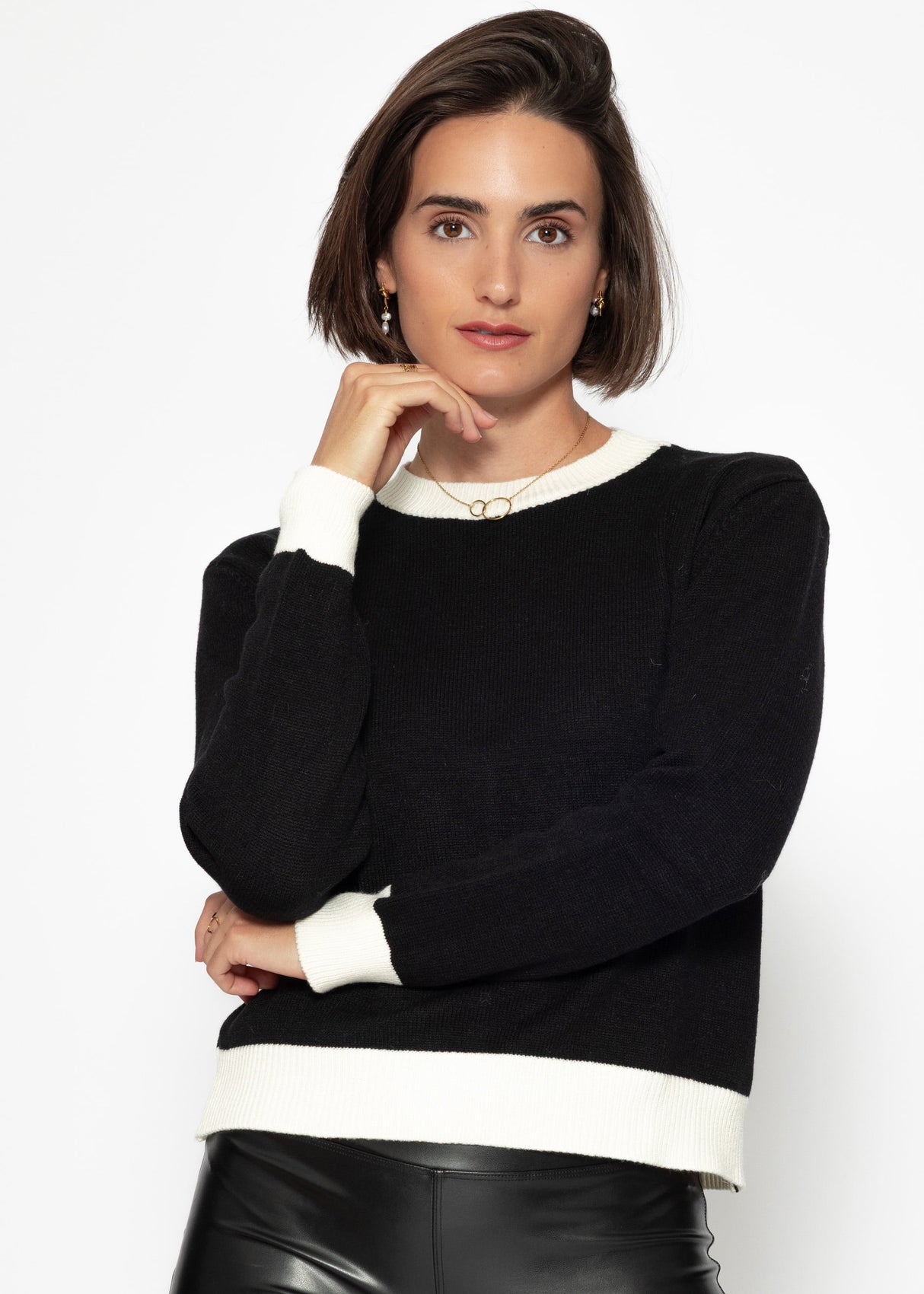 Pullover mit offwhite Bündchen-Details - schwarz