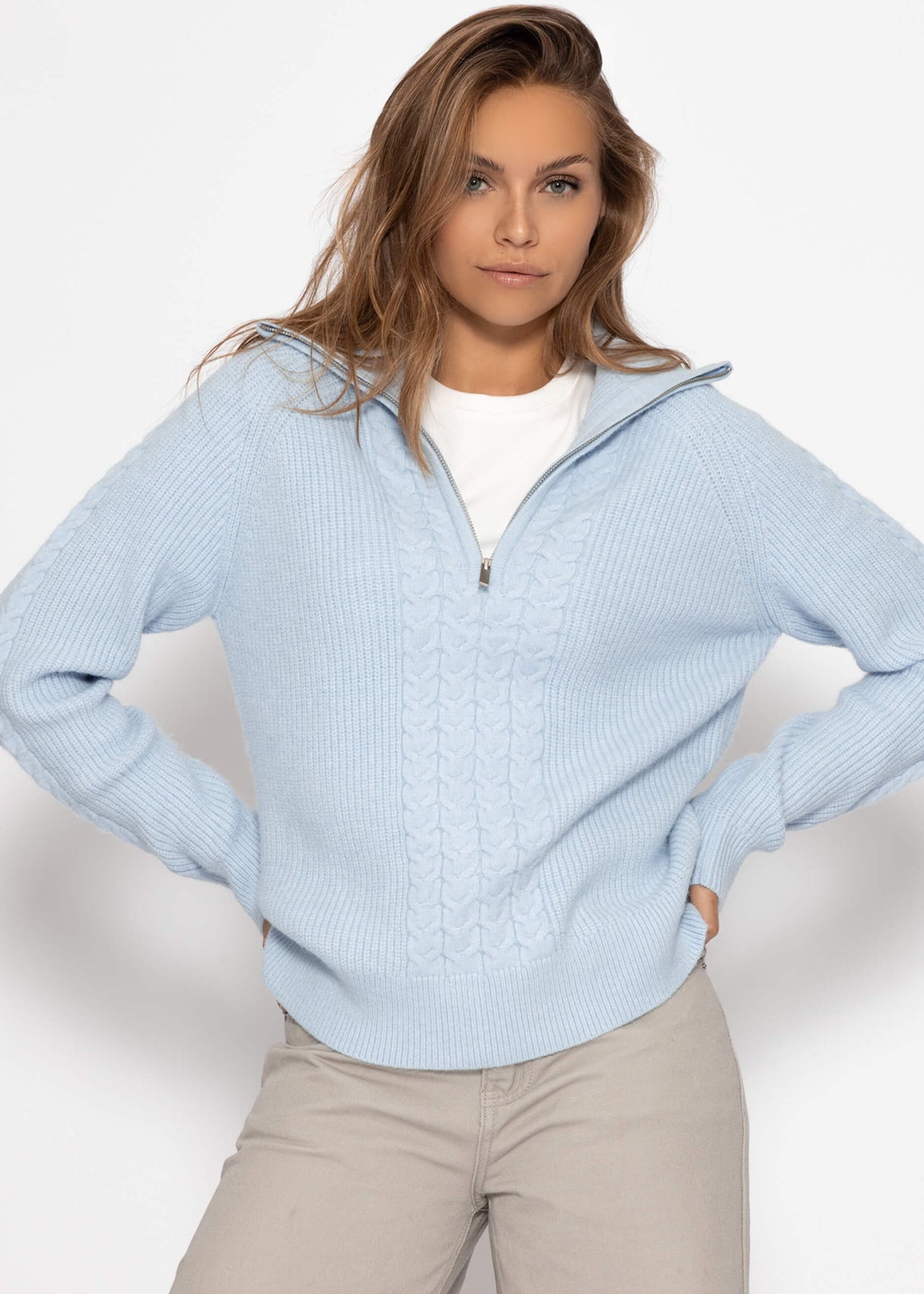 Pullover mit Reißverschluss am Kragen - hellblau
