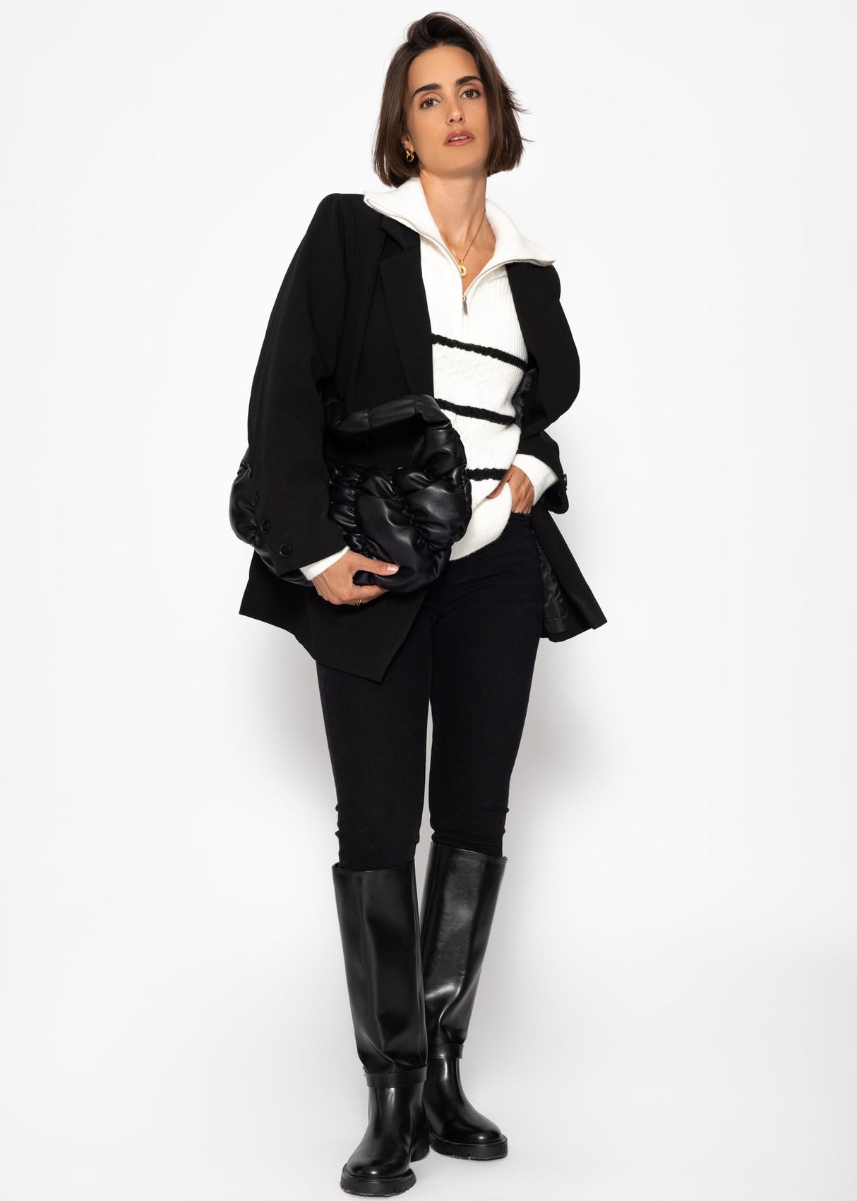 Sweater with zipper on the collar - off-white/black