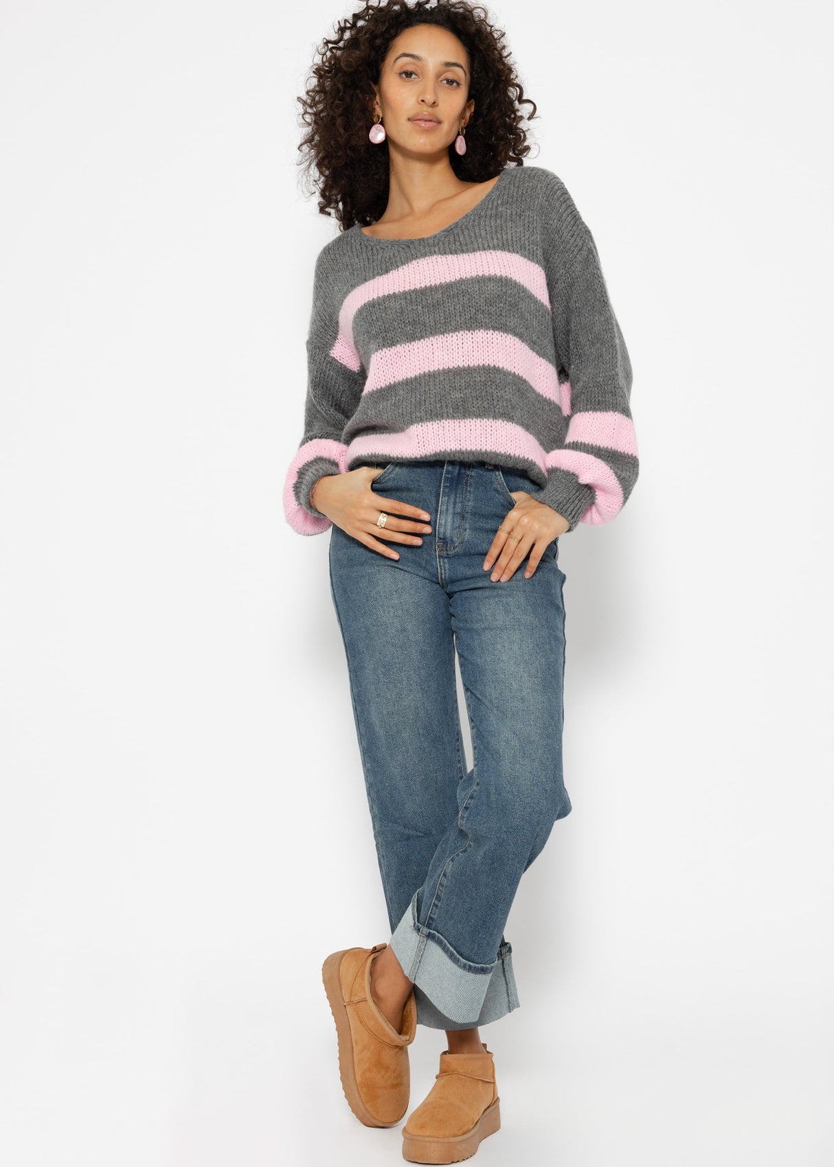 Sweater with pink stripes - grey