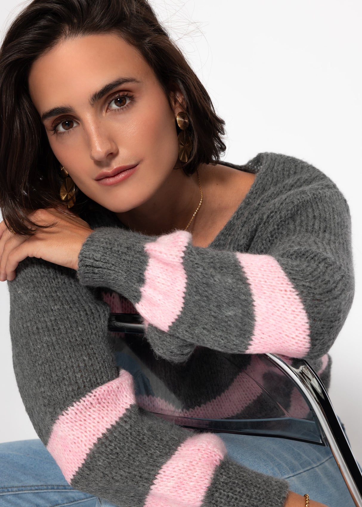 Pullover mit rosa Streifen - grau