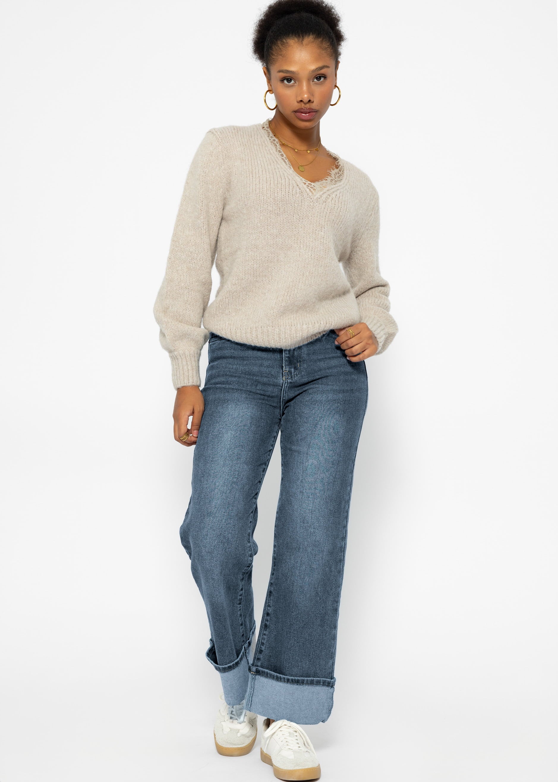 Sweater with lace neckline - beige