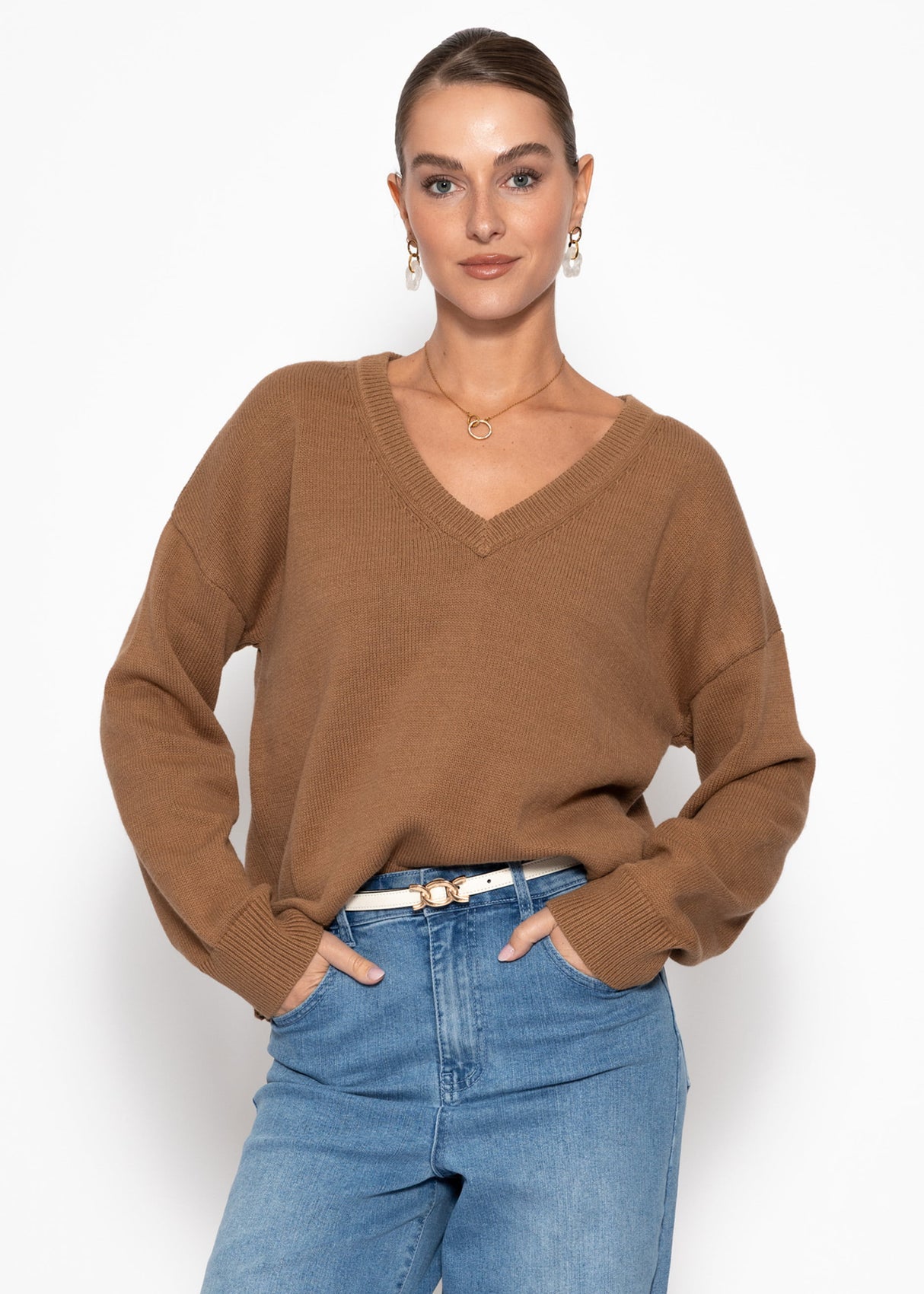 Oversize Baumwoll-Pullover mit tiefem V-Ausschnitt - braun