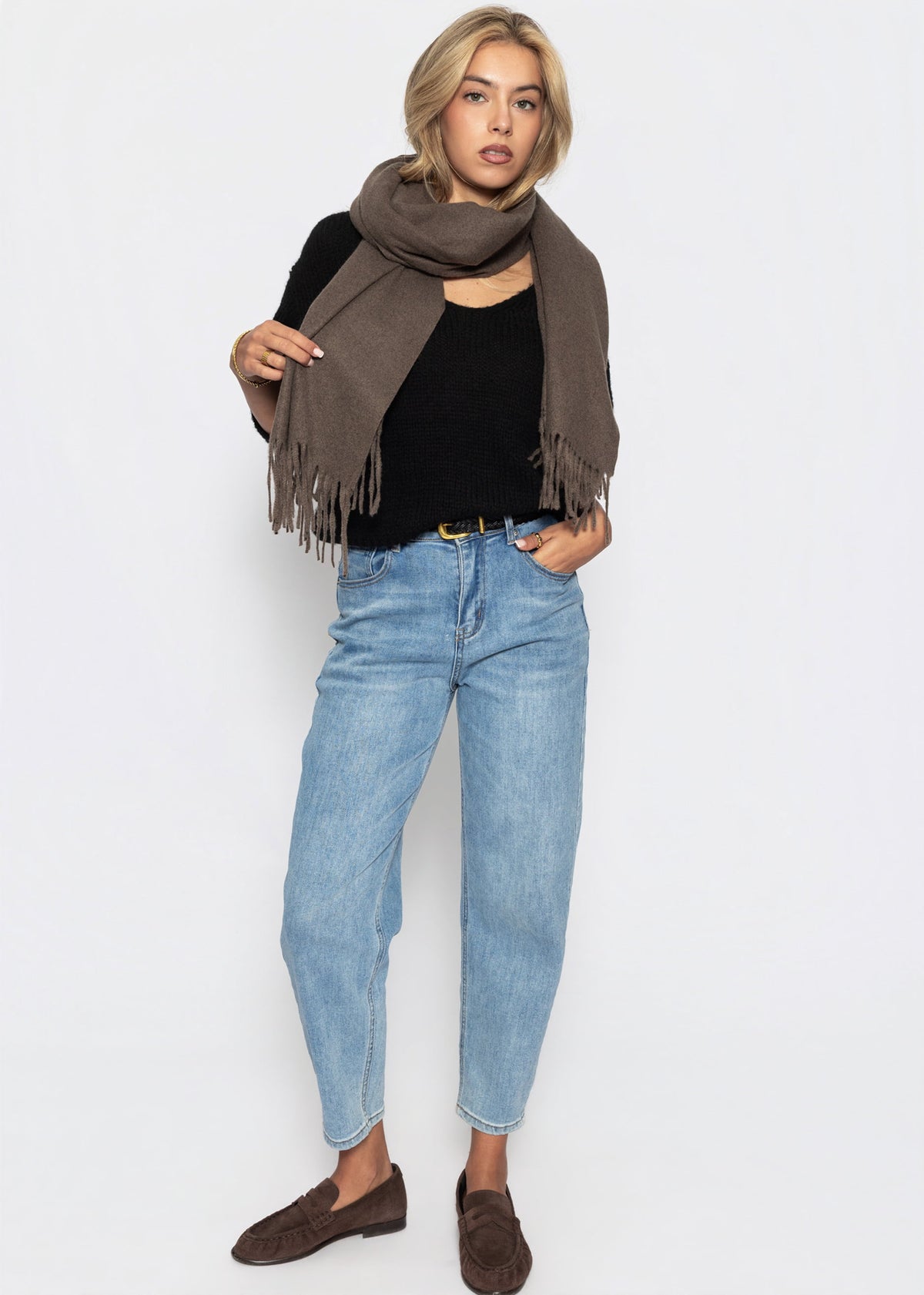 V-neck sweater - black