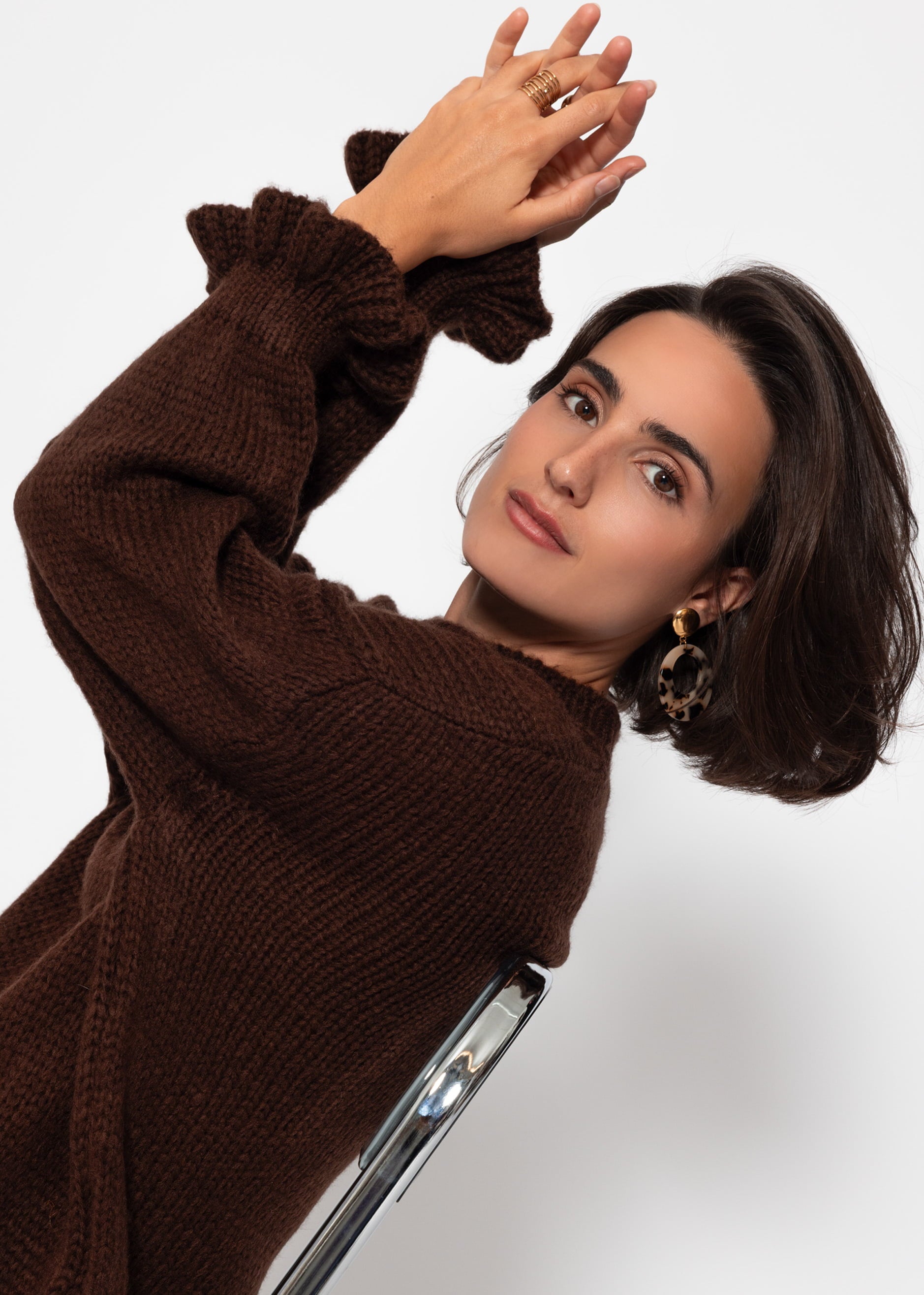 Sweater with flounce sleeves - brown