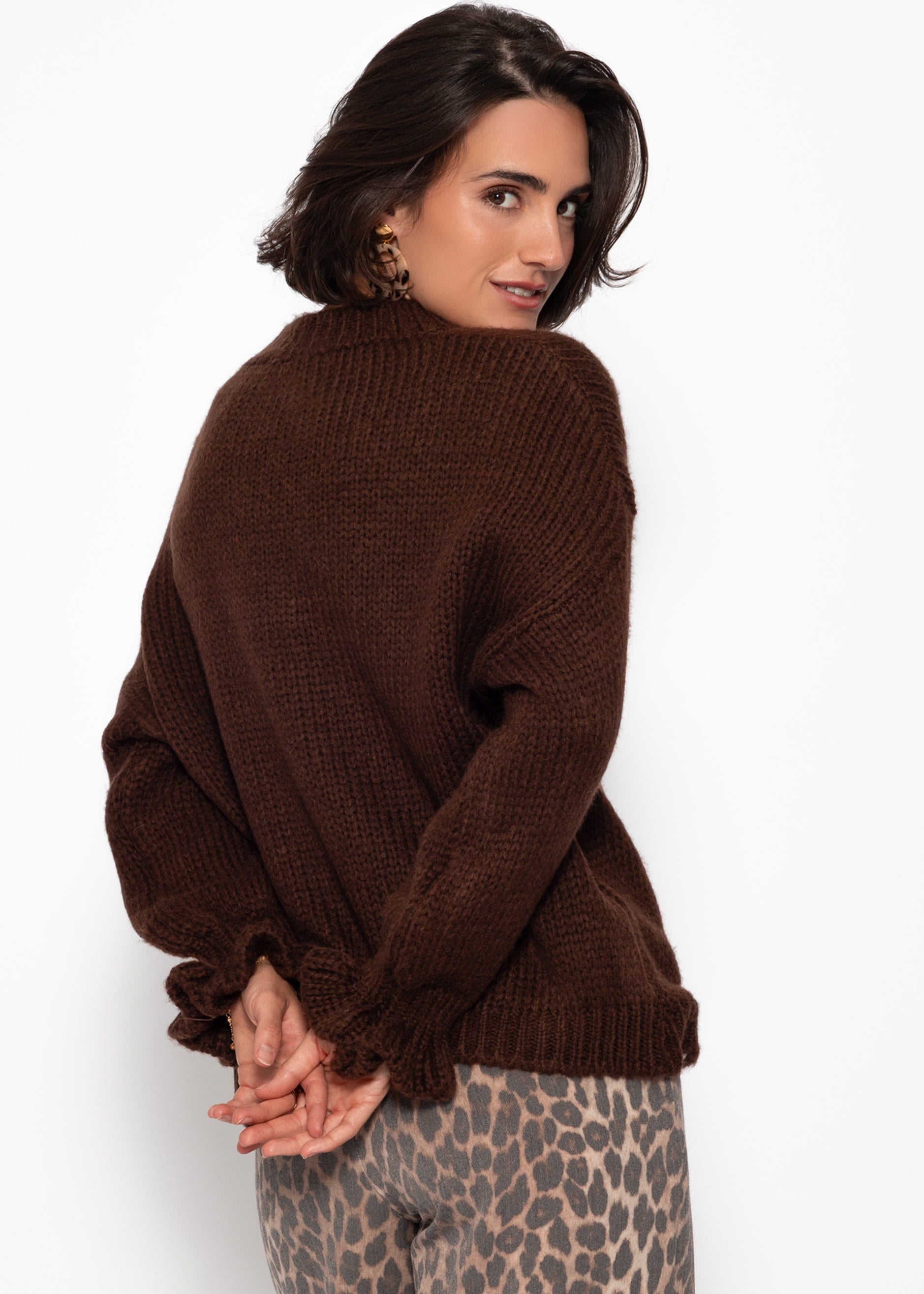 Sweater with flounce sleeves - brown