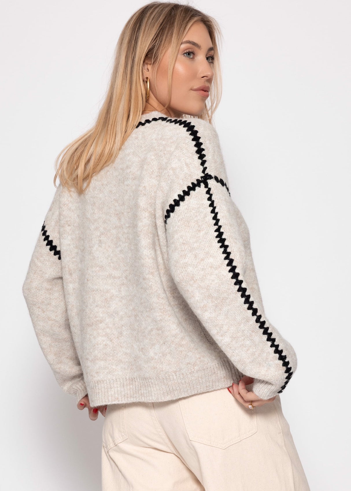 Sweater with decorative stitching - beige