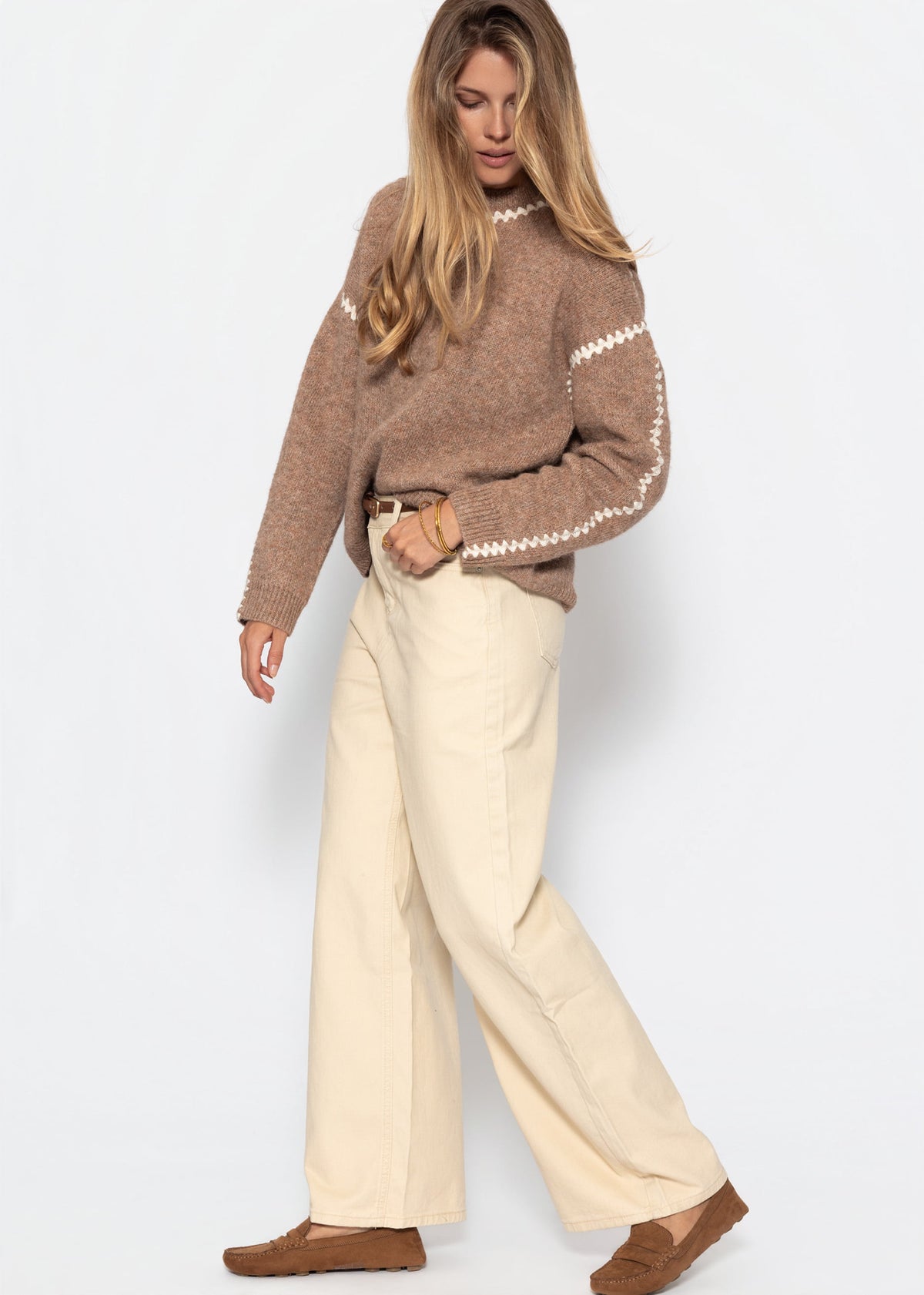 Pullover mit Ziernähten und Wollanteil - braun