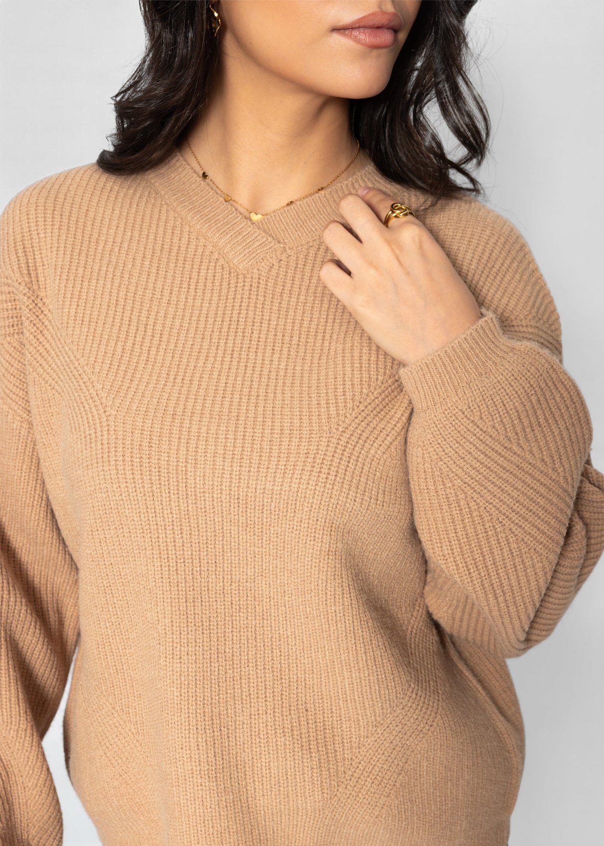 Rippstrickpullover mit hohem V-Ausschnitt - hellbraun
