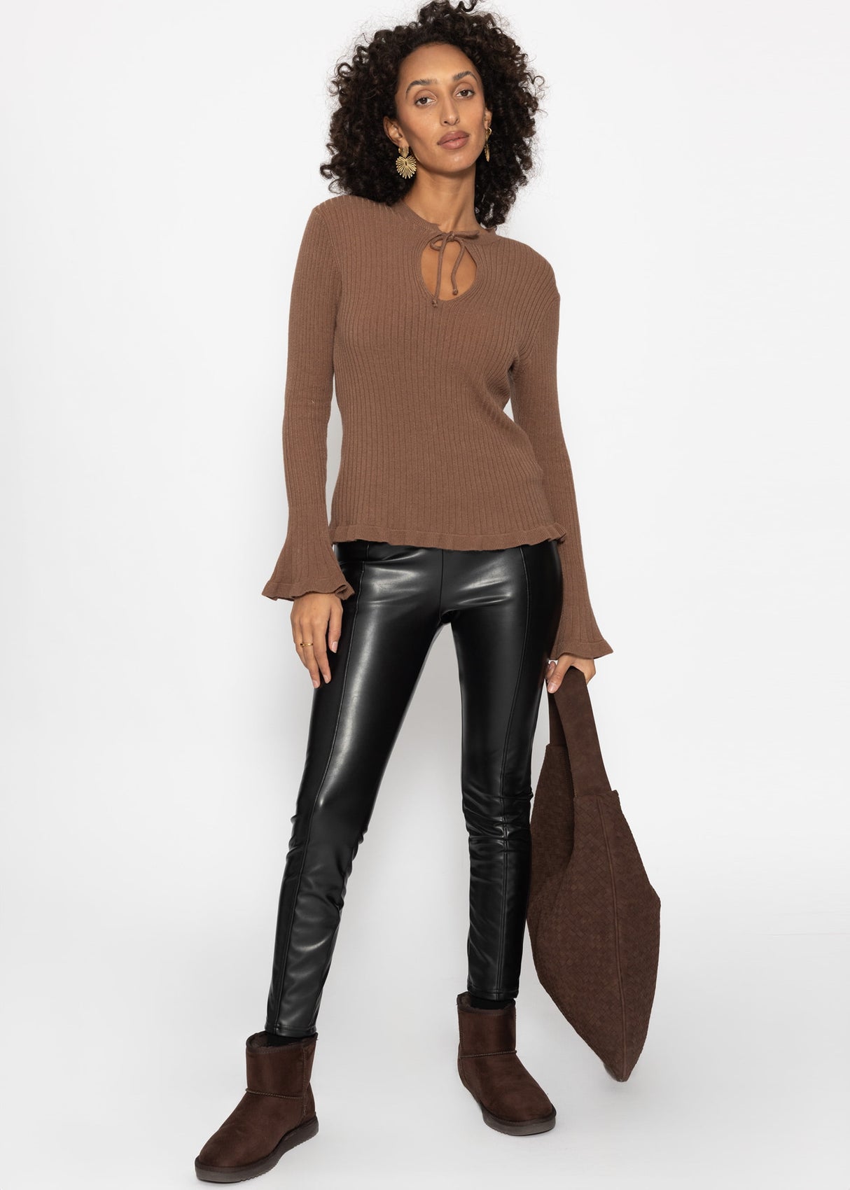 Ribbed knit top with bow at the neckline - brown