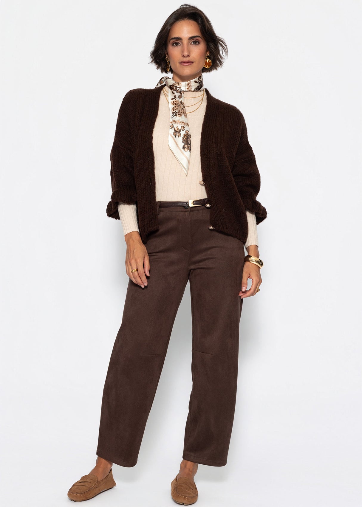 Rib knitting sweater with stand -up collar - beige