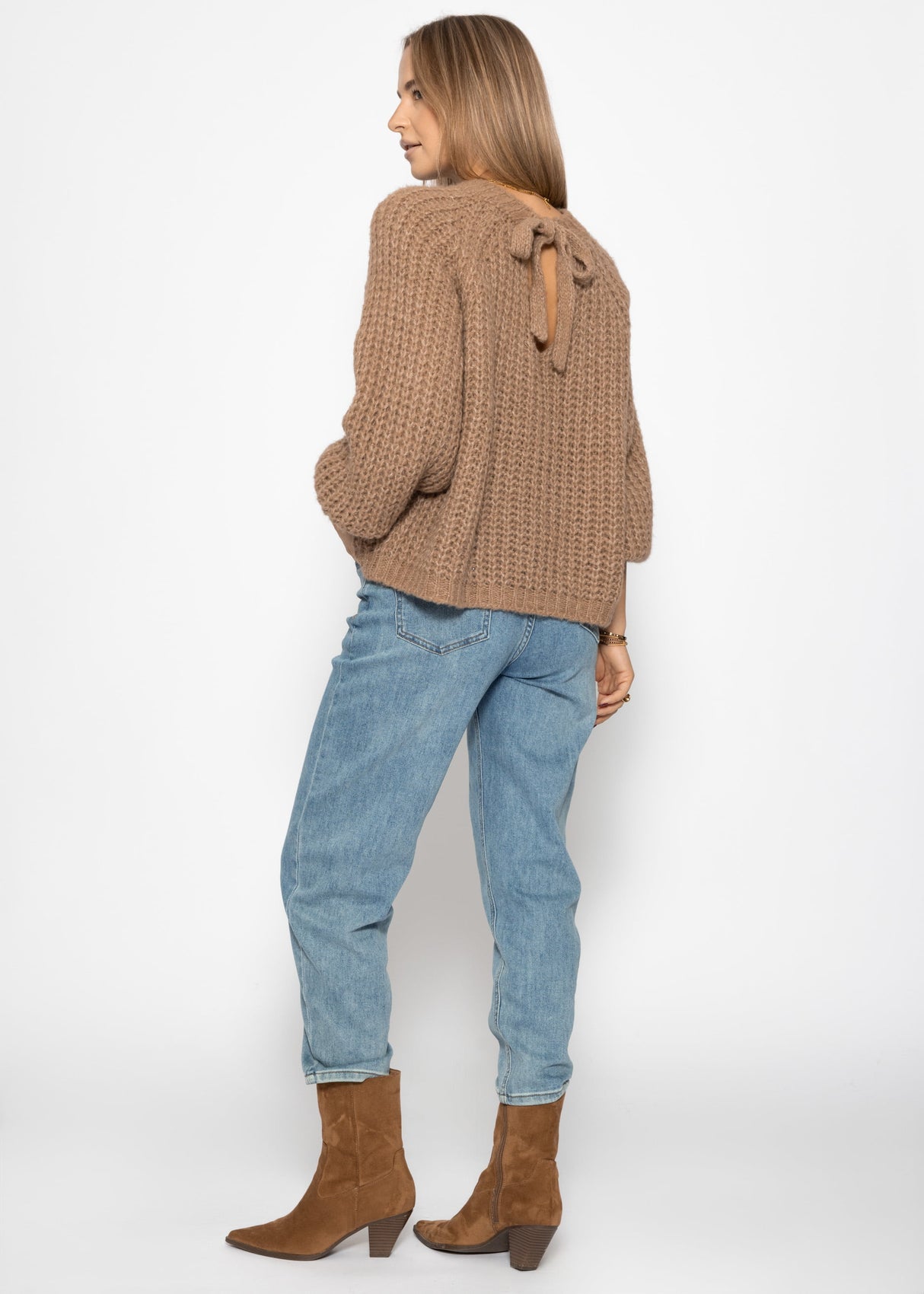 Chunky knit sweater with bow detail - brown
