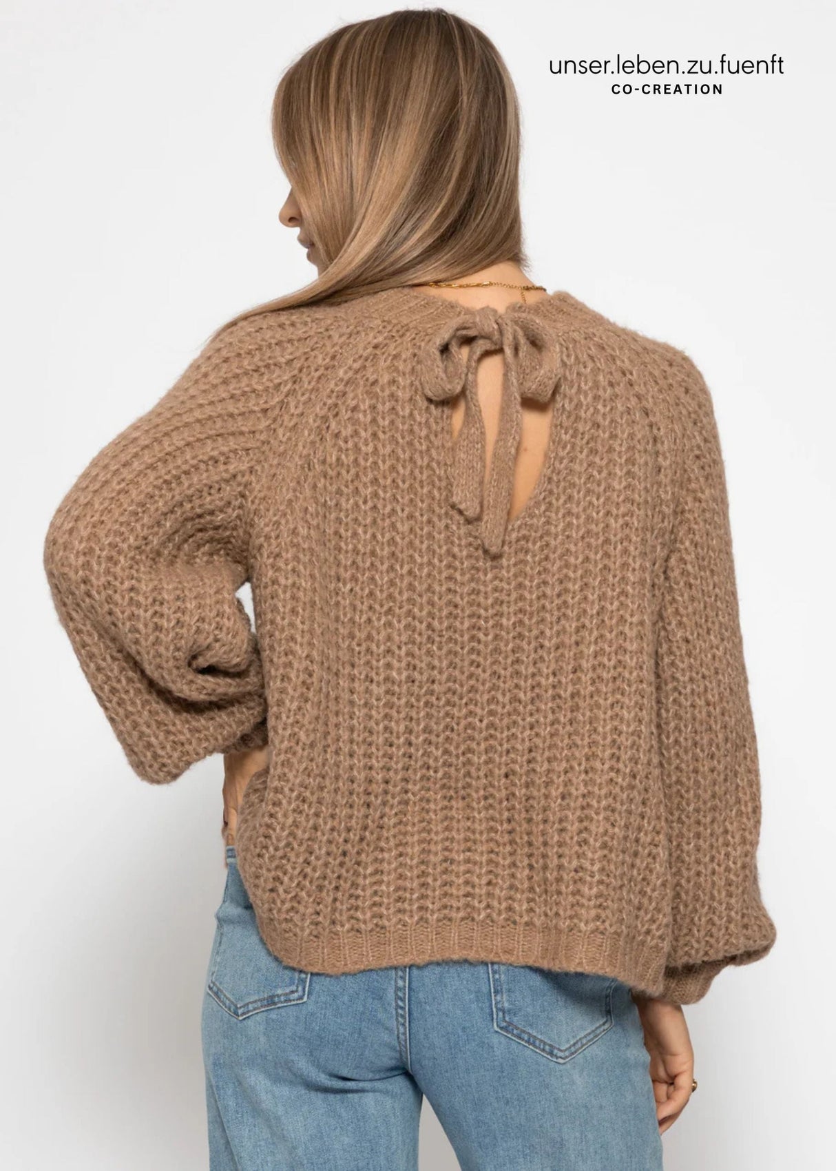 Chunky knit sweater with bow detail - brown