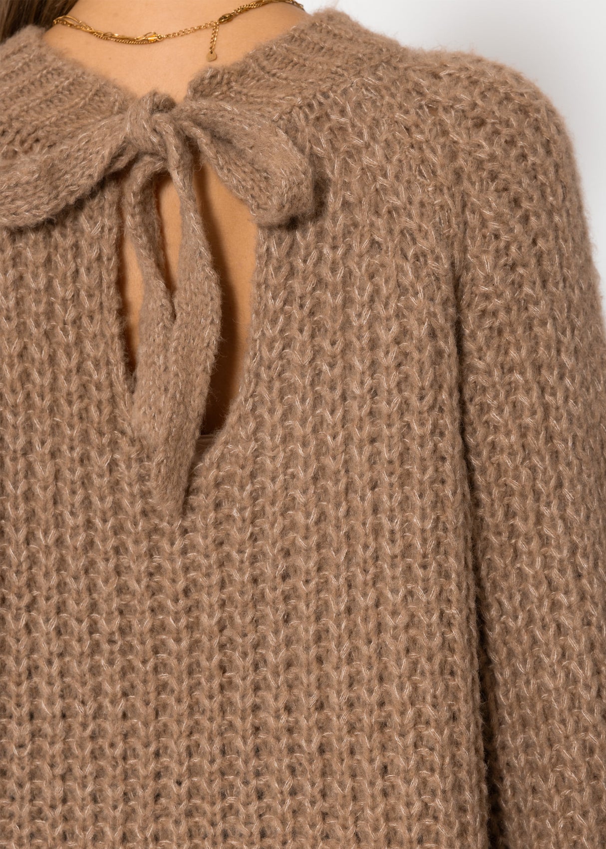 Chunky knit sweater with bow detail - brown
