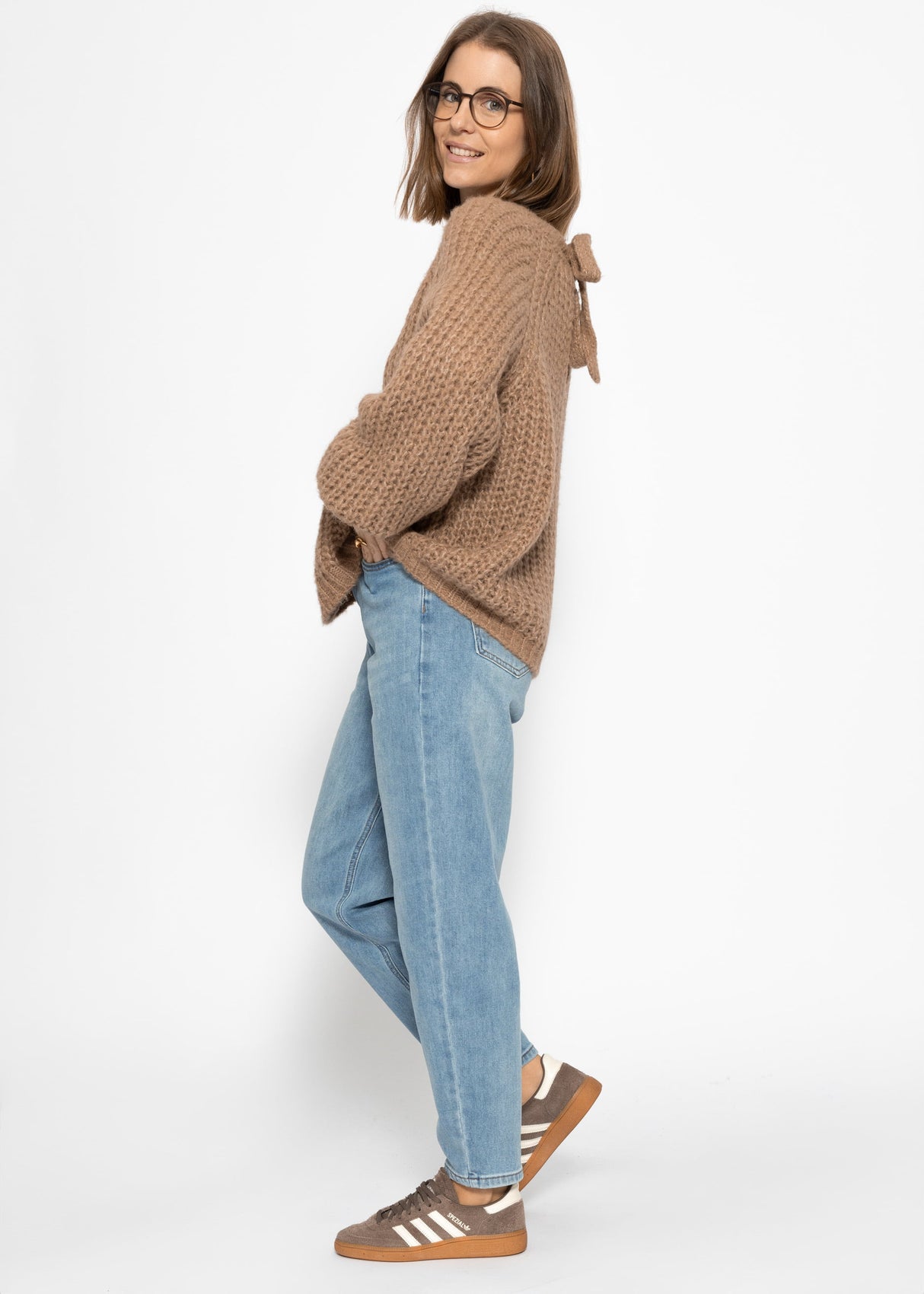 Chunky knit sweater with bow detail - brown