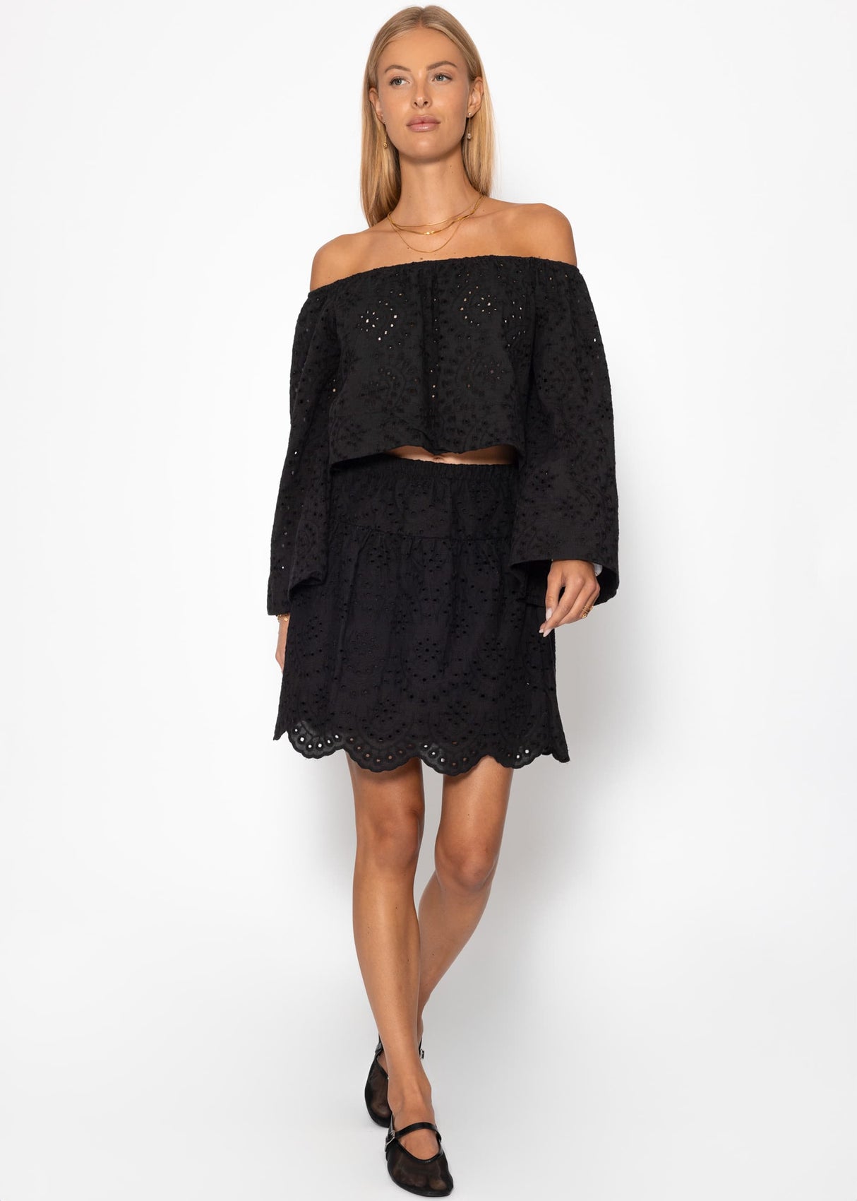 Skirt with eyelet embroidery - black