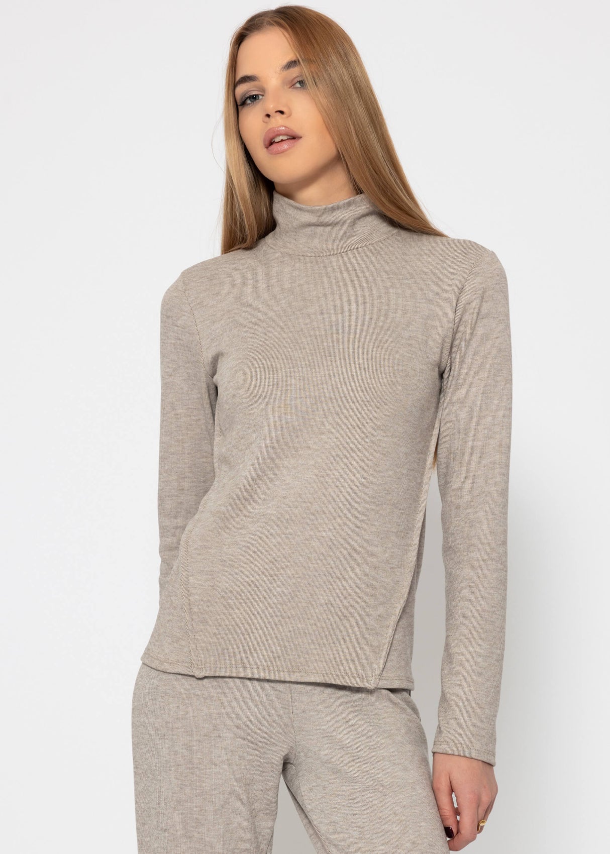Turtleneck shirt with decorative seams - mottled taupe