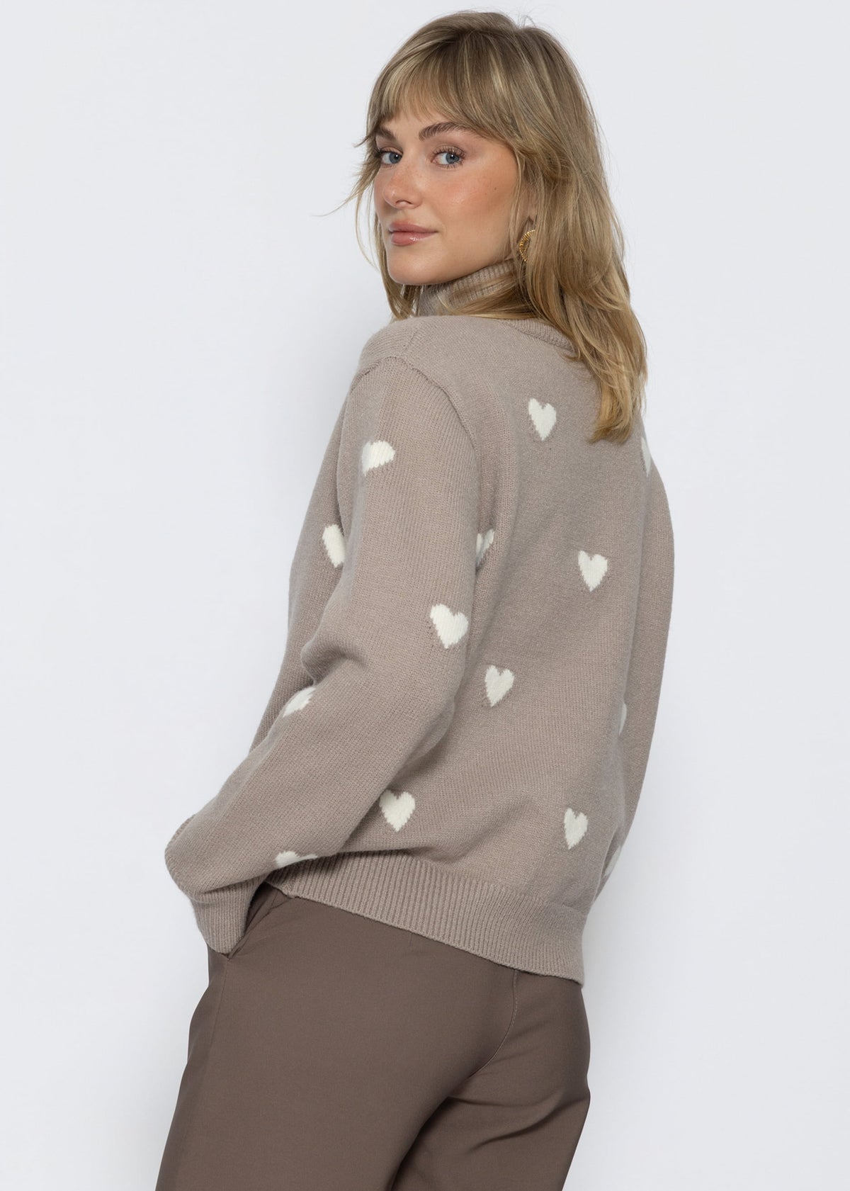 Roll neck jumper with heart pattern - taupe