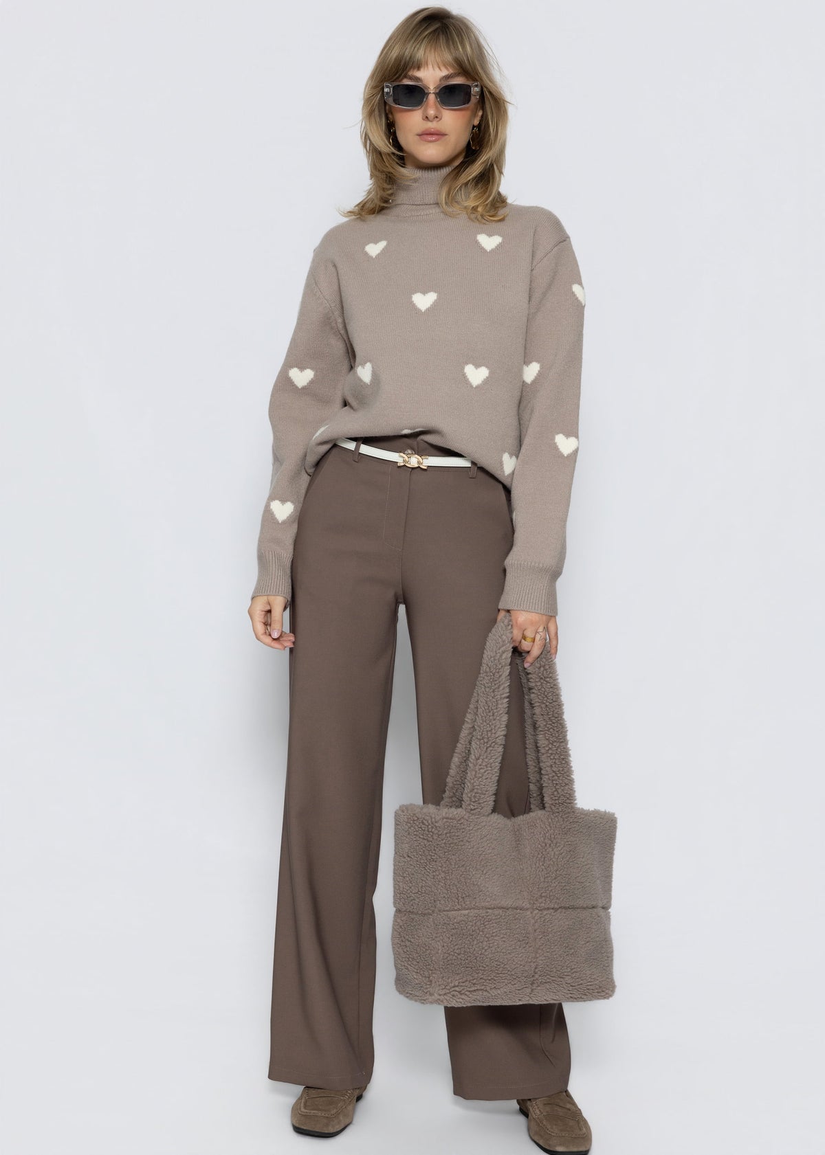 Roll neck jumper with heart pattern - taupe