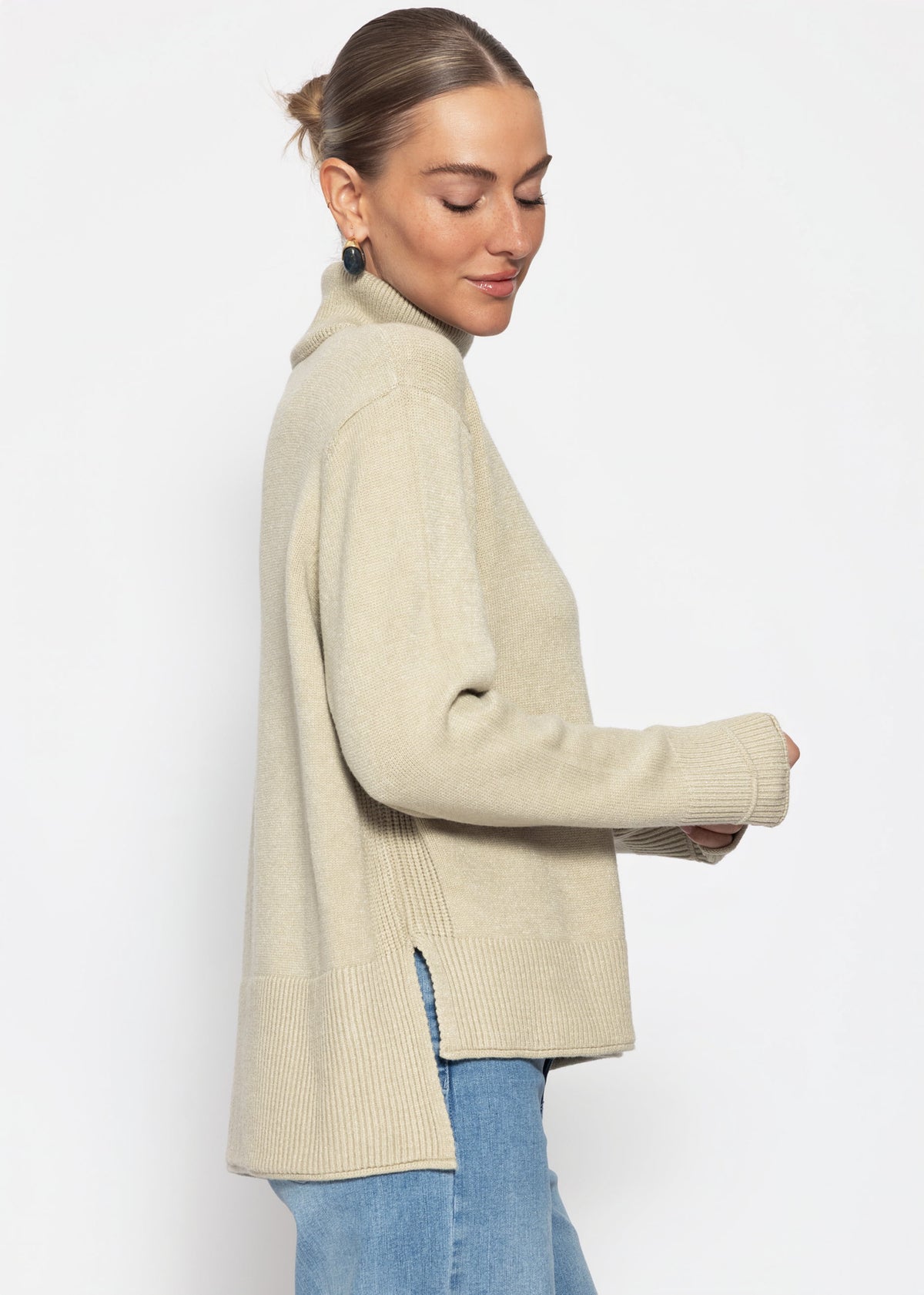 Rollkragenpullover mit Ziernaht - taupe