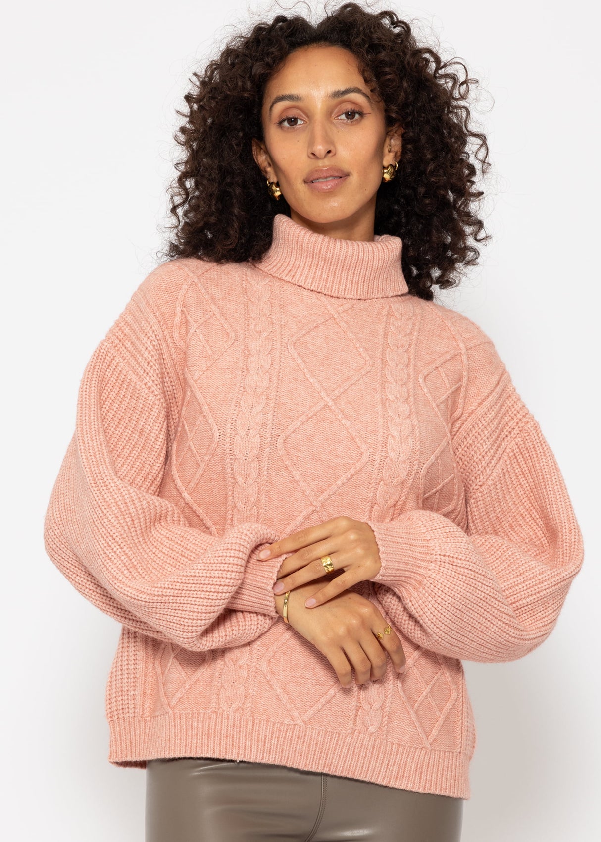 Cable knit turtleneck sweater - pink