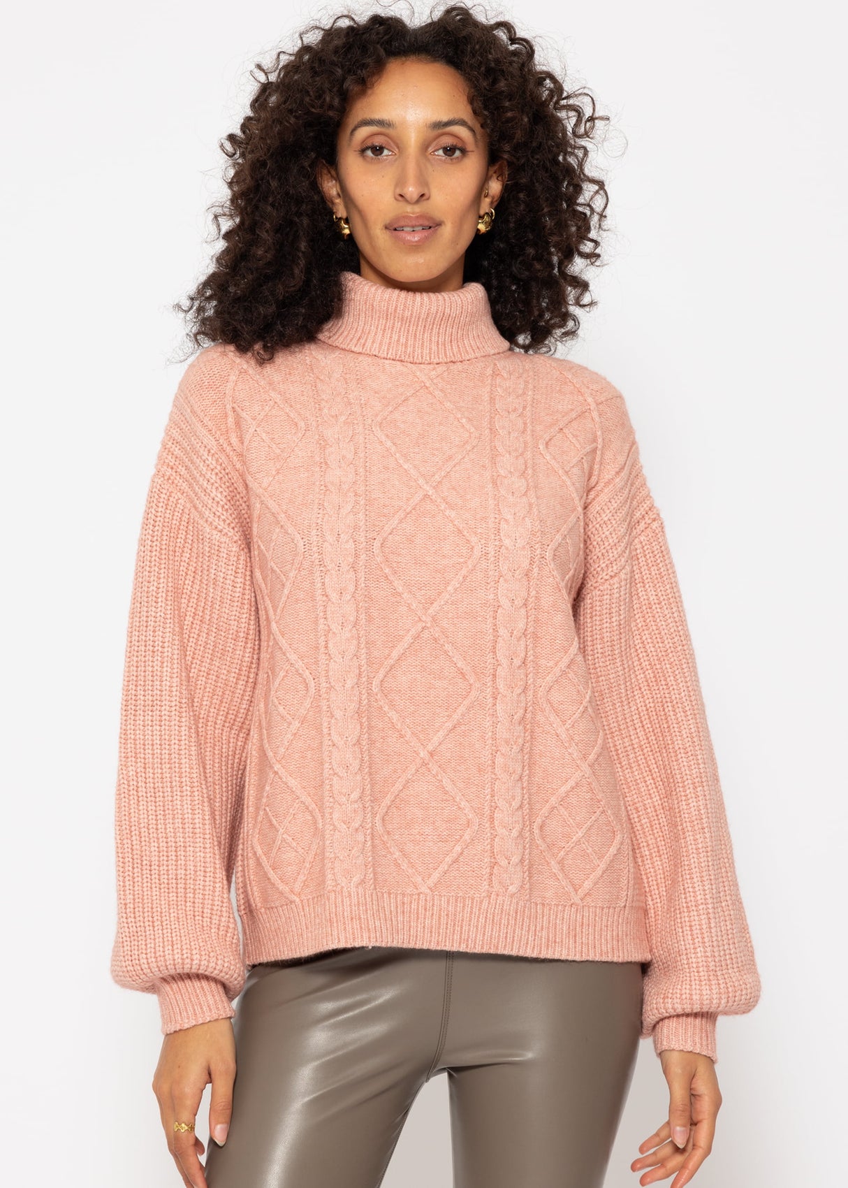 Cable knit turtleneck sweater - pink