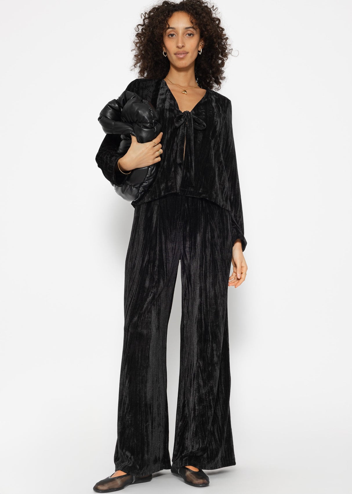 Velvet jacket with bow closure - black