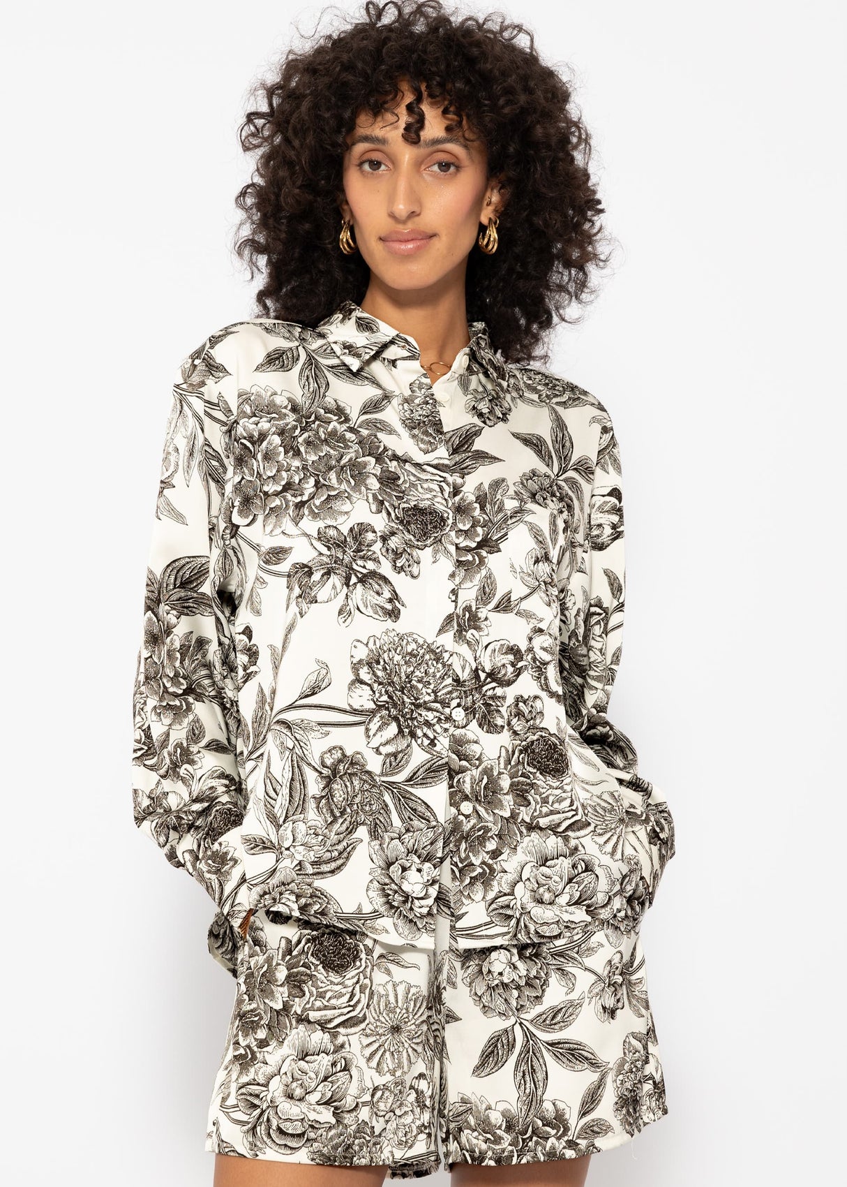 Satin blouse with print - off-white-grey