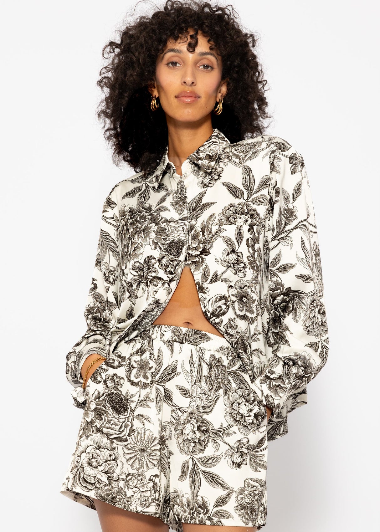 Satin blouse with print - off-white-grey