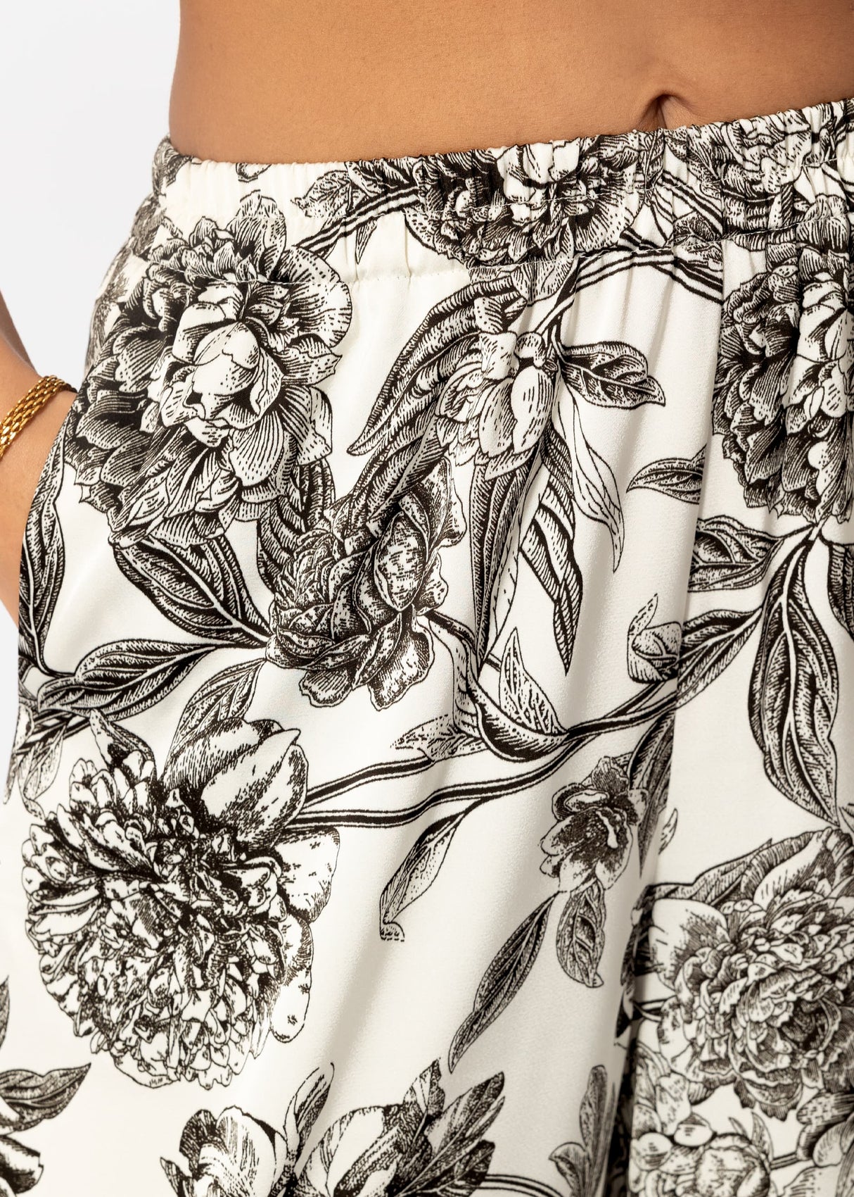 Satin pants with print - off-white-grey