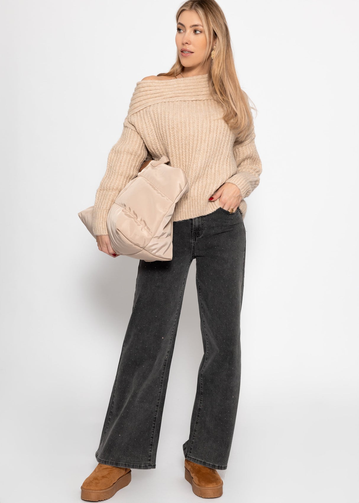 Off-the-shoulder knitted sweater - light beige