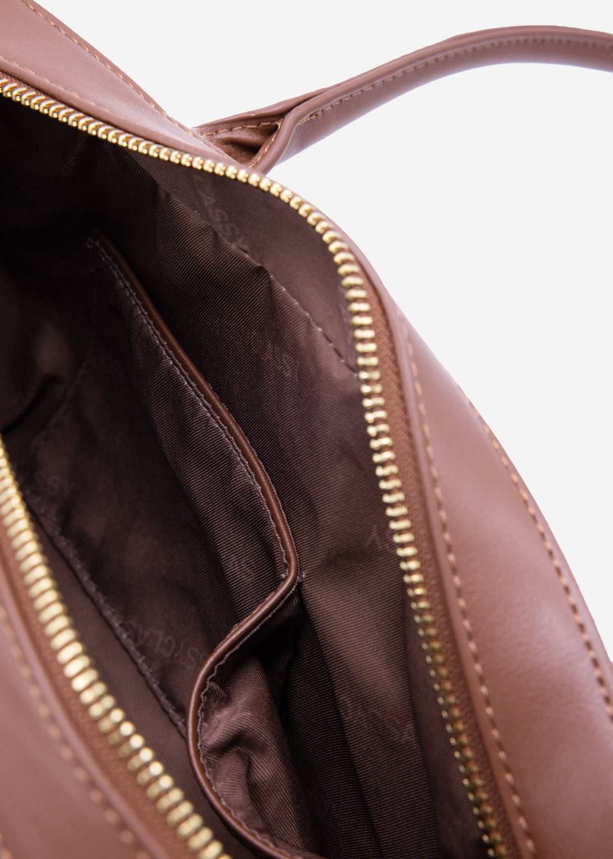 Schultertasche aus Kunstleder mit Kuhprint - braun