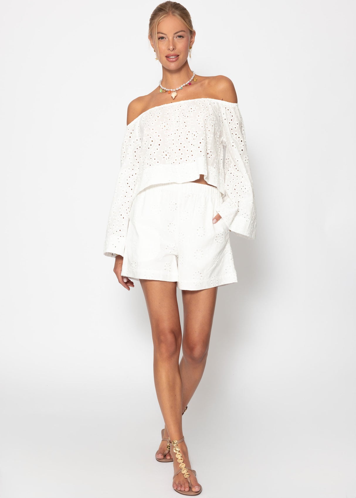 Shorts with perforated embroidery - white