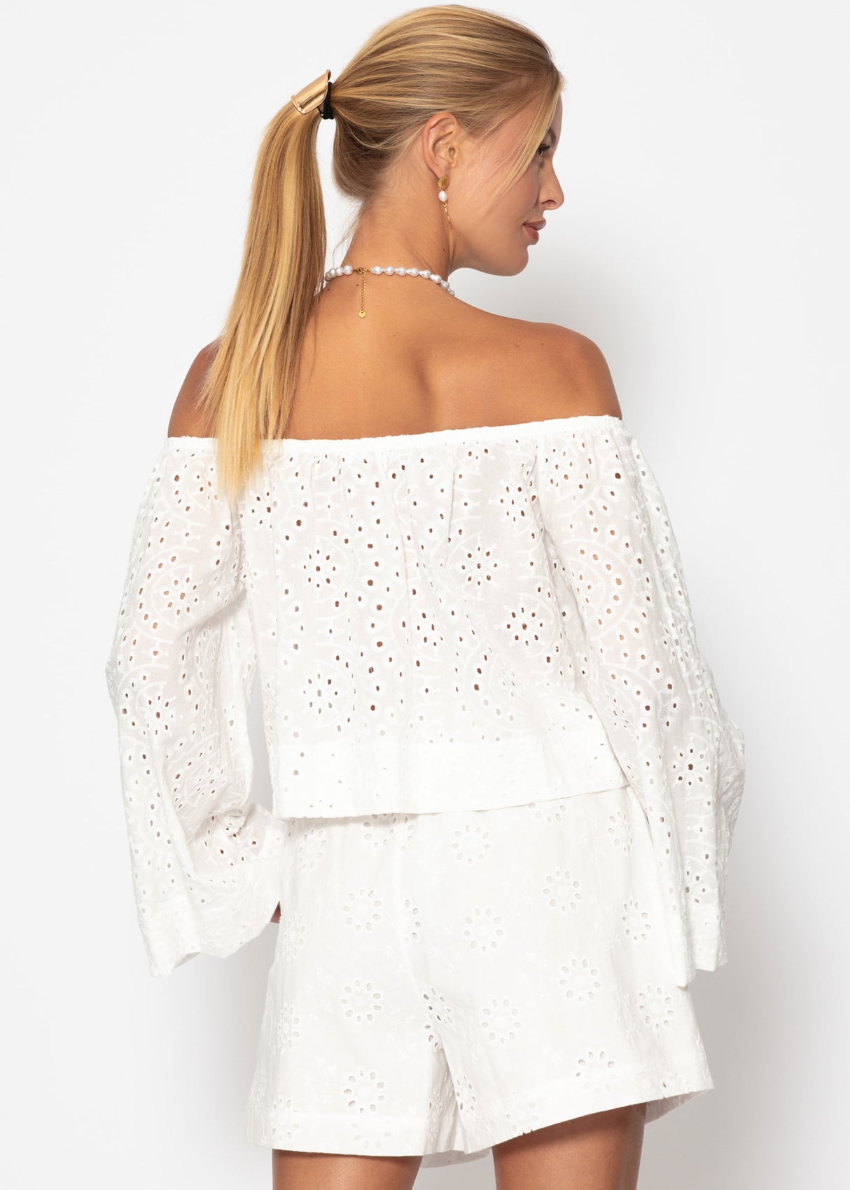 Shorts with perforated embroidery - white