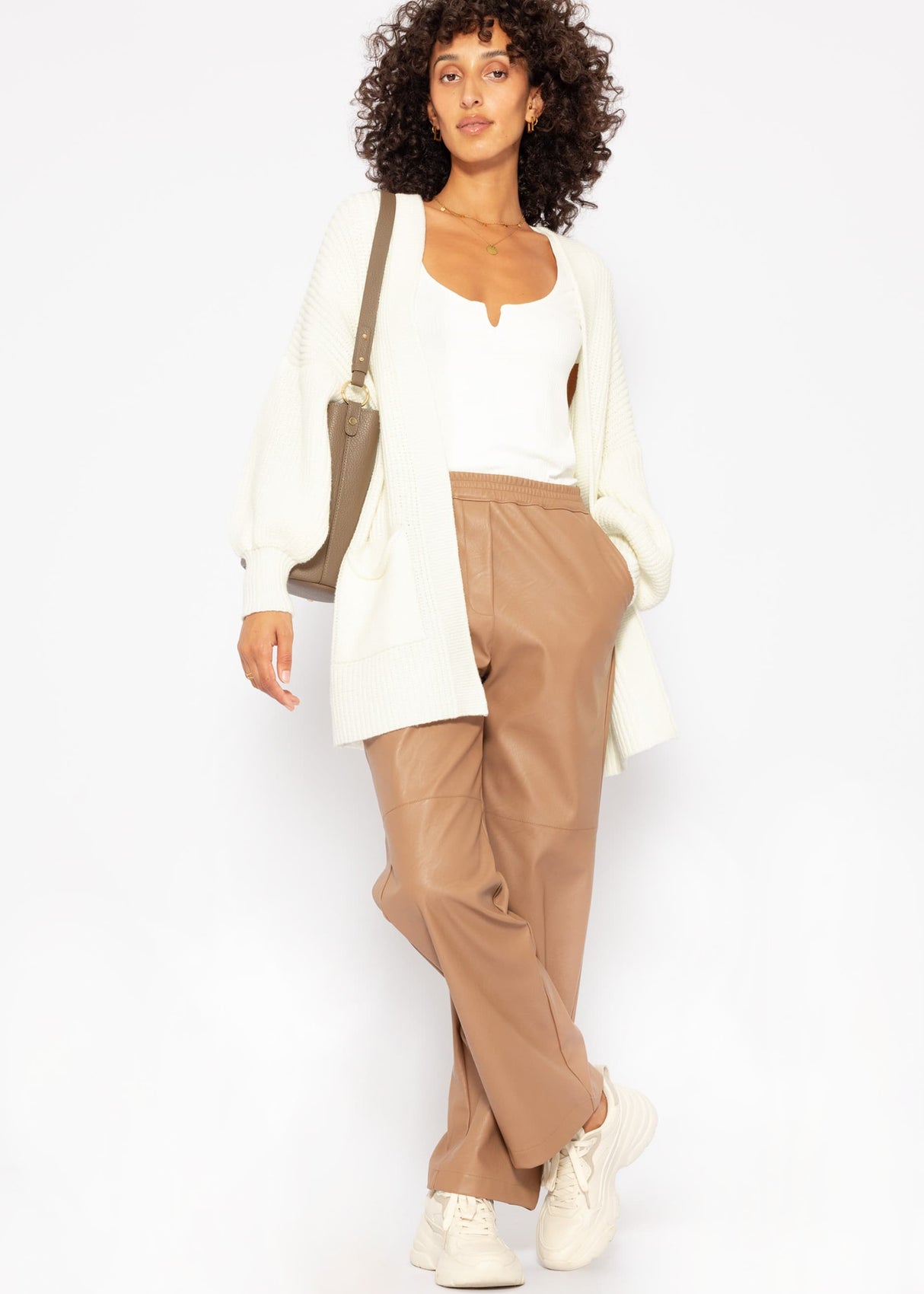 Soft knit cardigan with pockets - off-white