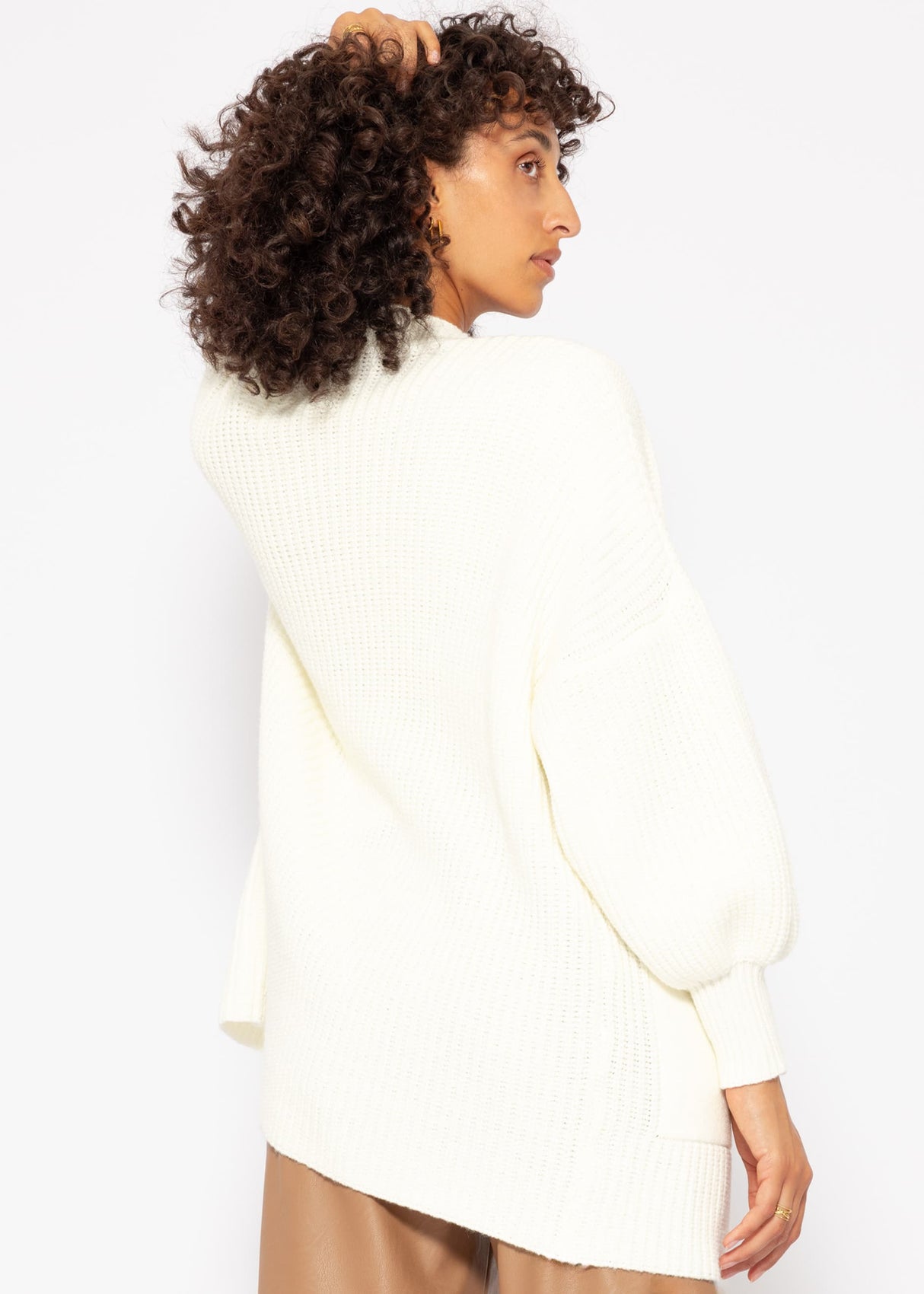 Soft knit cardigan with pockets - off-white