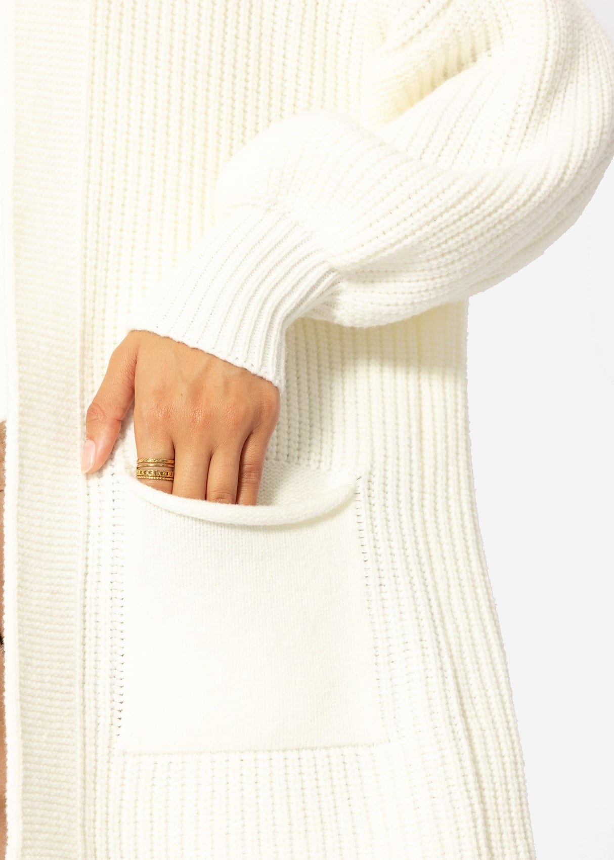 Soft knit cardigan with pockets - off-white