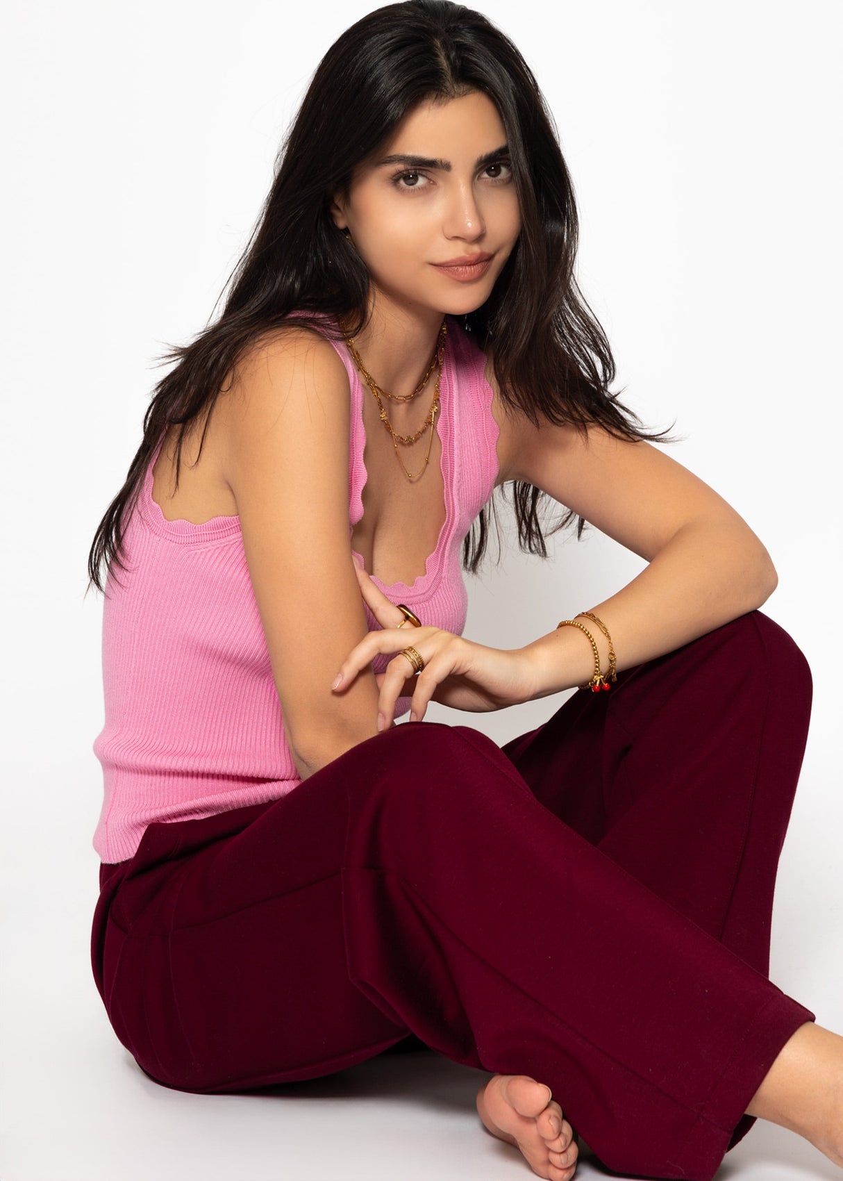 Soft, wide jogging pants with piping - burgundy