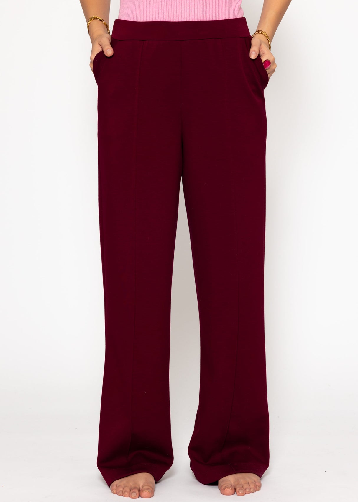 Soft, wide jogging pants with piping - burgundy