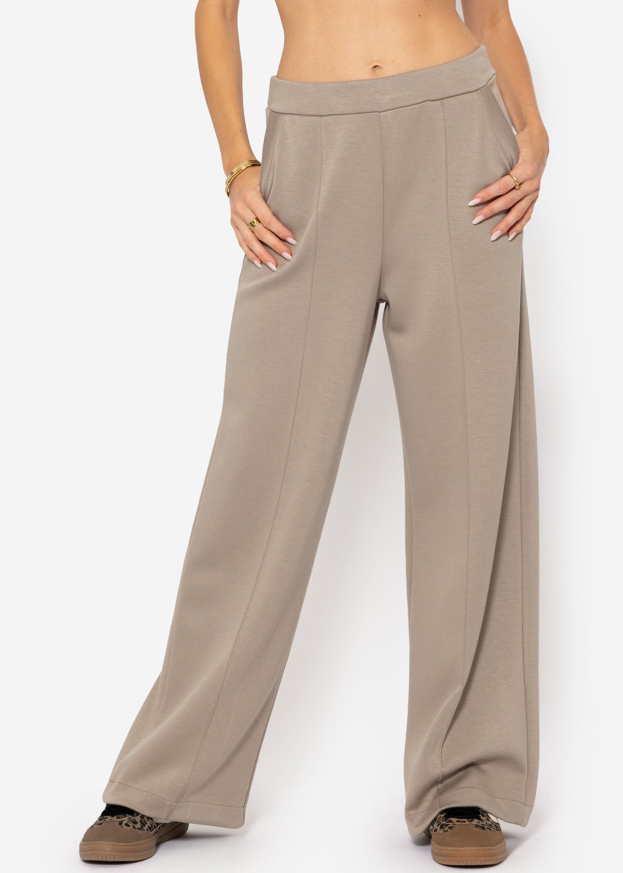 Soft wide jogging pants with piping - taupe