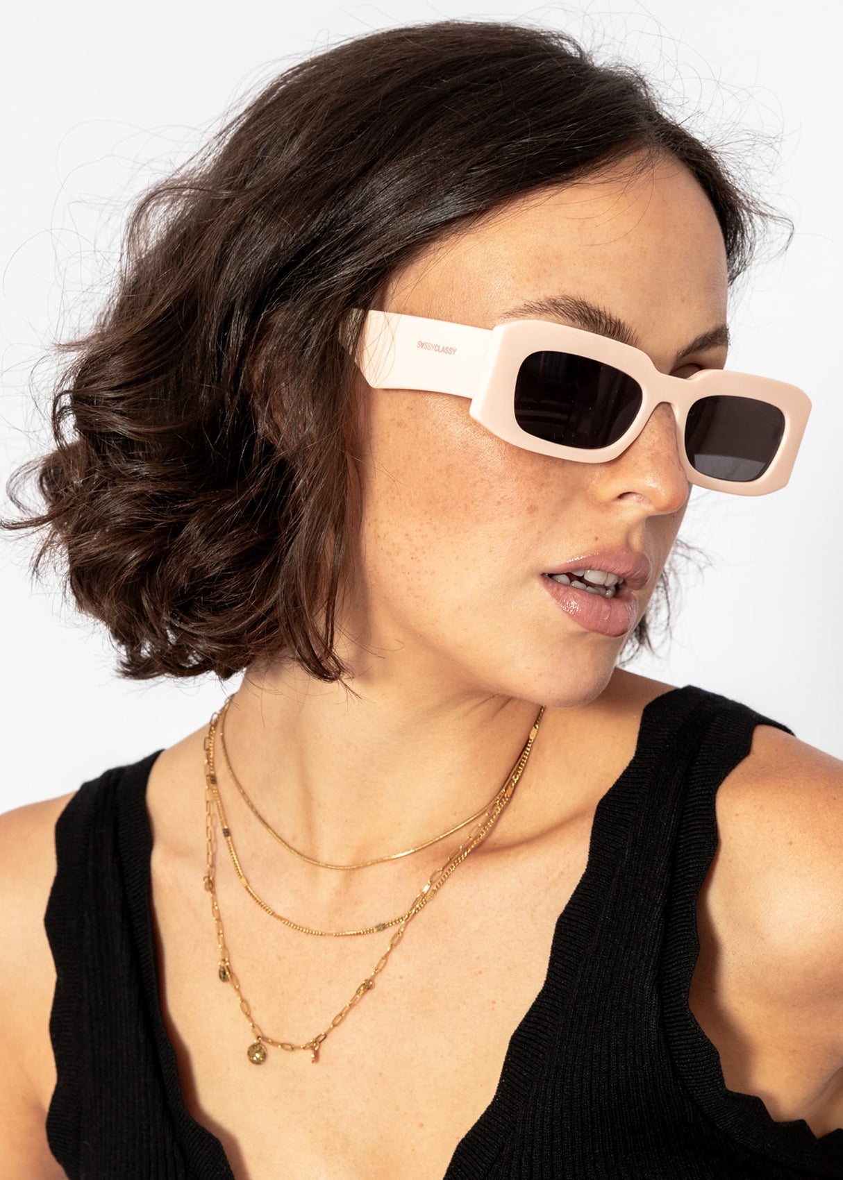 Sonnenbrille mit breiten Bügeln - beige