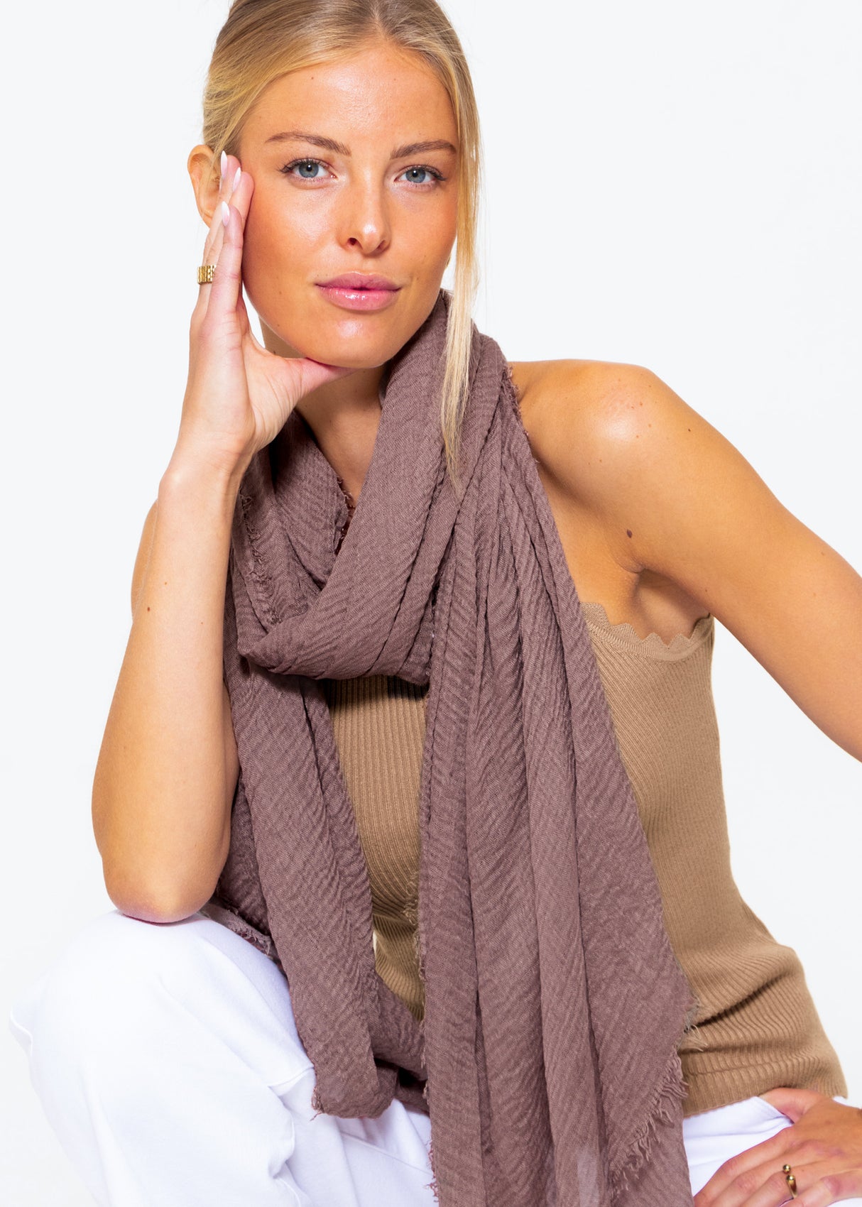 Knit top with scalloped edge, camel