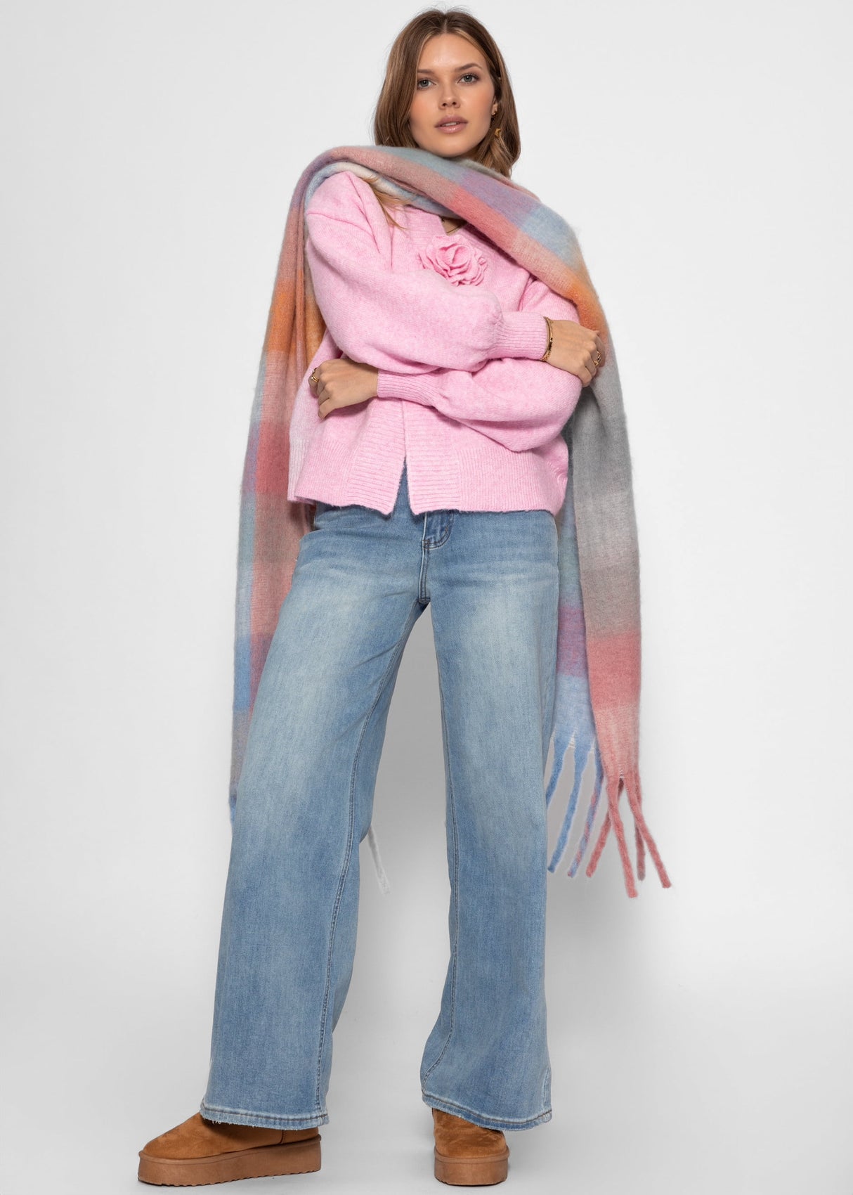 Cardigan with floral appliqué - pink