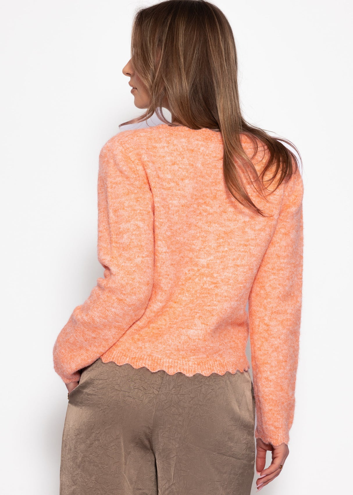 Strickjacke mit Bogenkante - koralle