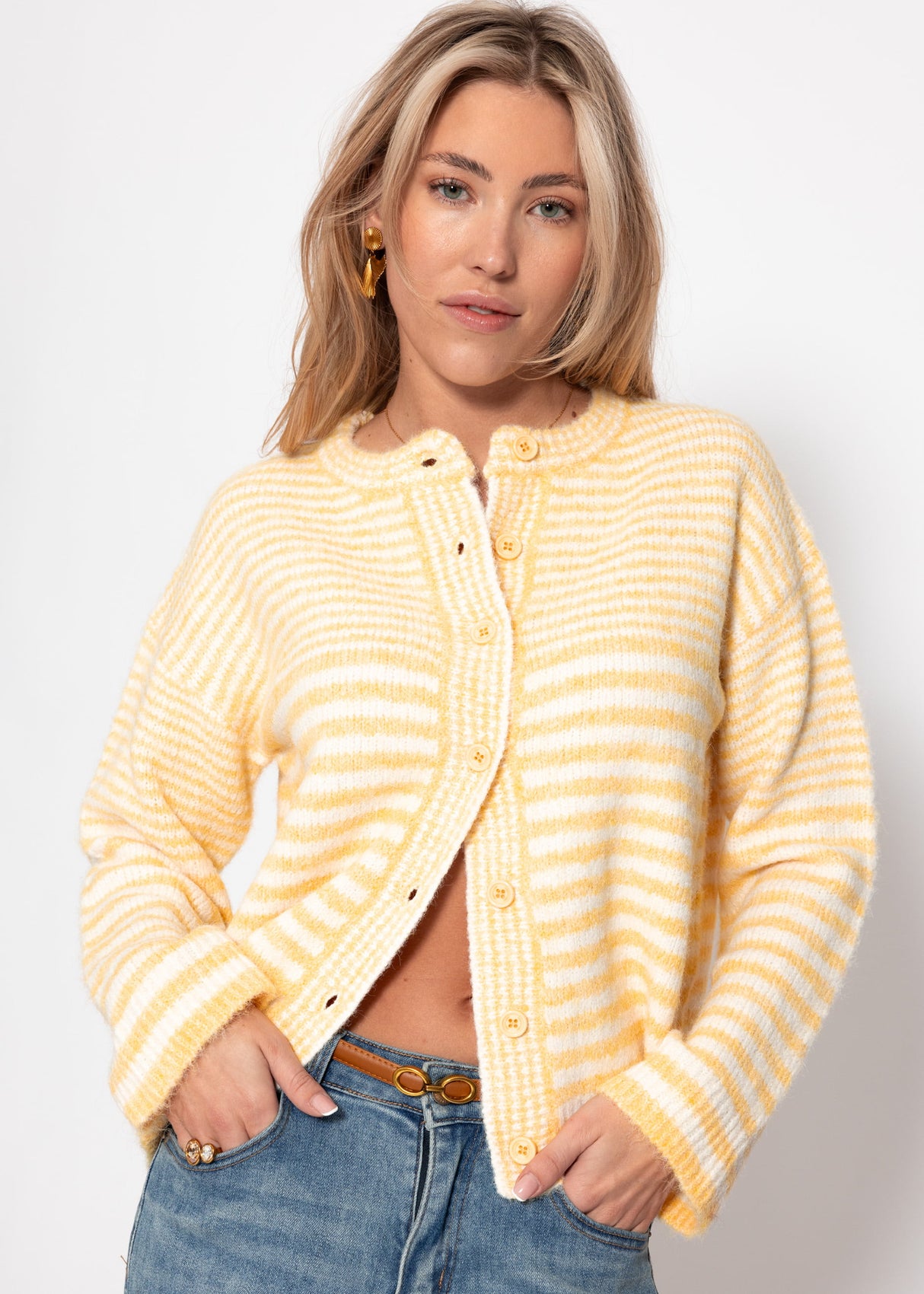 Cardigan with graphic striped pattern - yellow