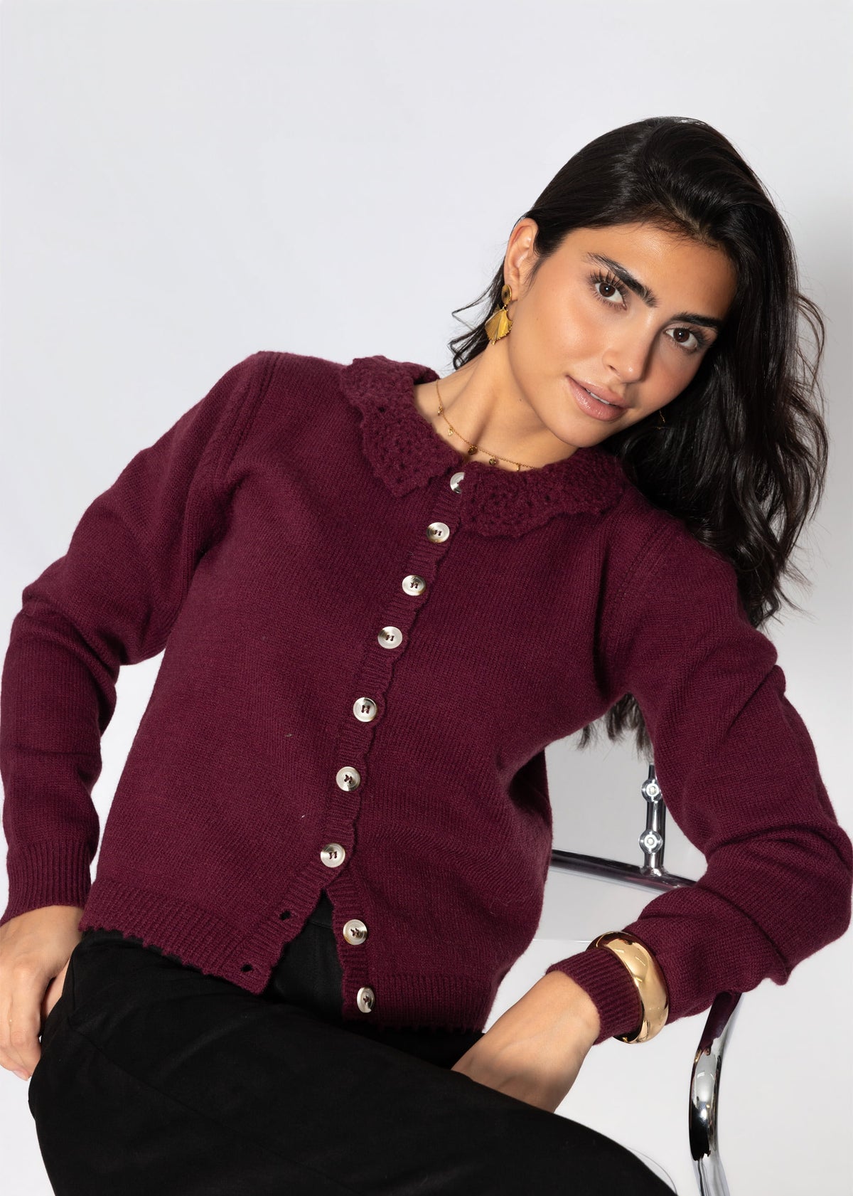 Strickjacke mit Häkelkragen - burgundy